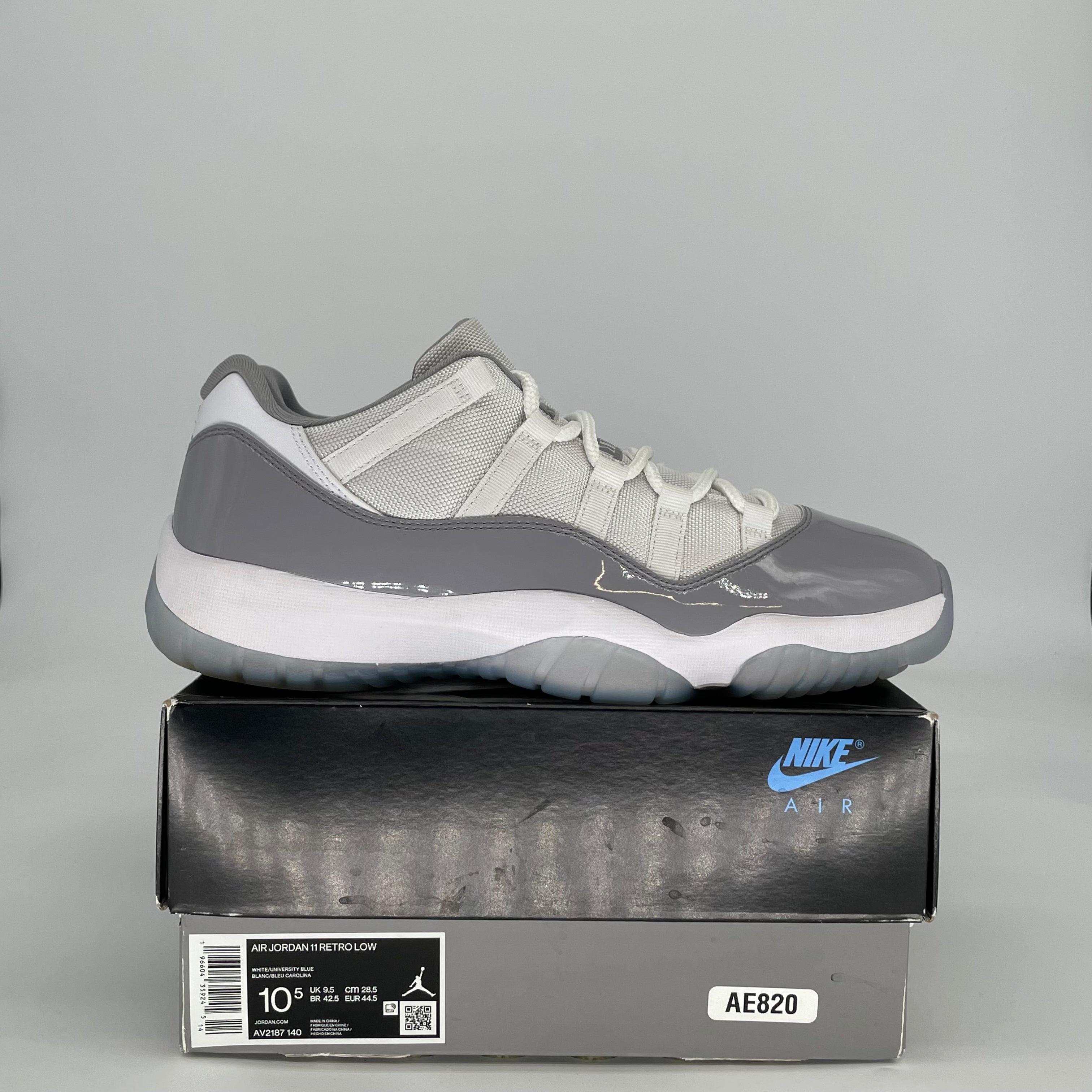 AIR JORDAN 11 LOW CEMENT GREY AV2187-140 SIZE 10.5/12W