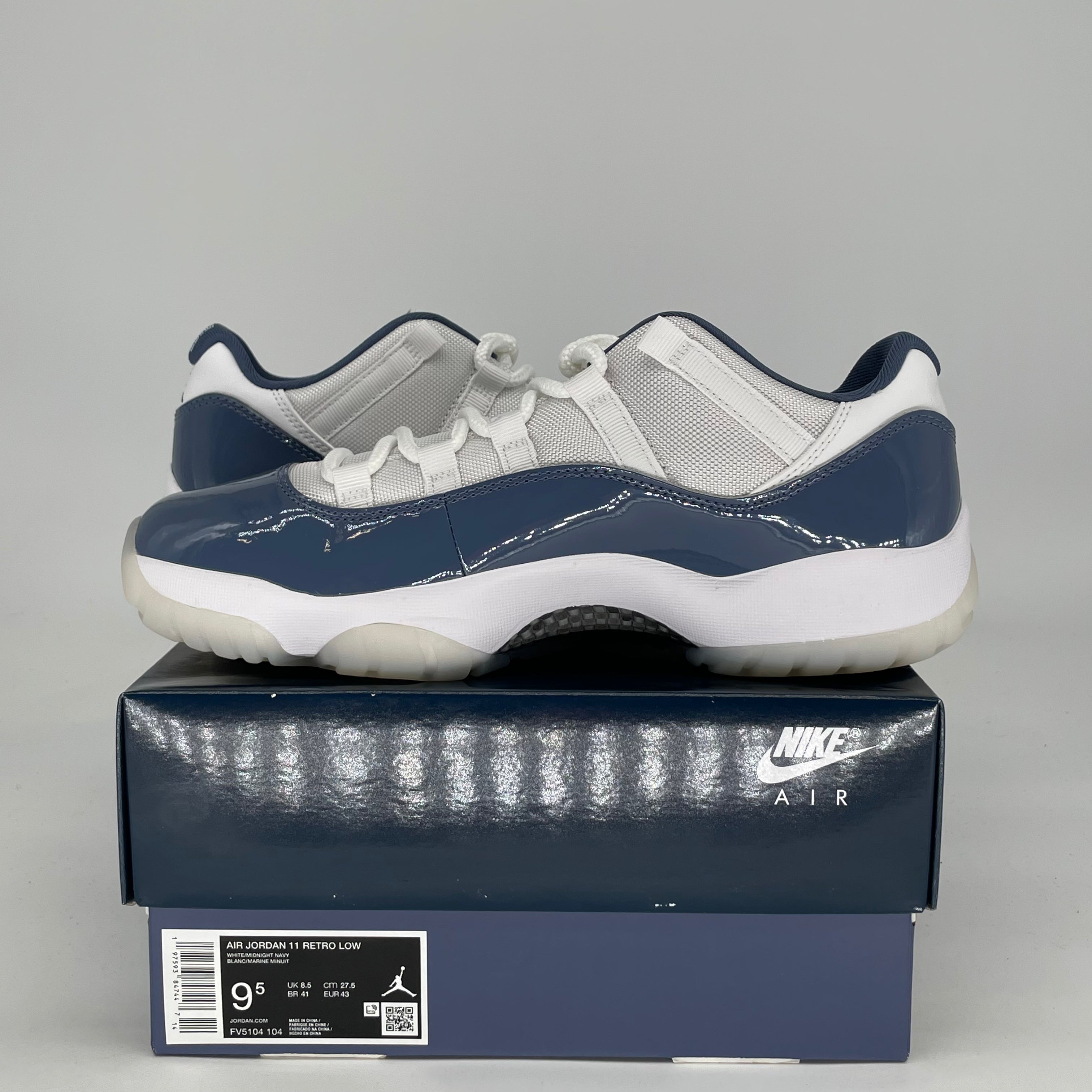 AIR JORDAN 11 LOW DIFFUSED BLUE FV5104-104 SIZE 9.5/11W