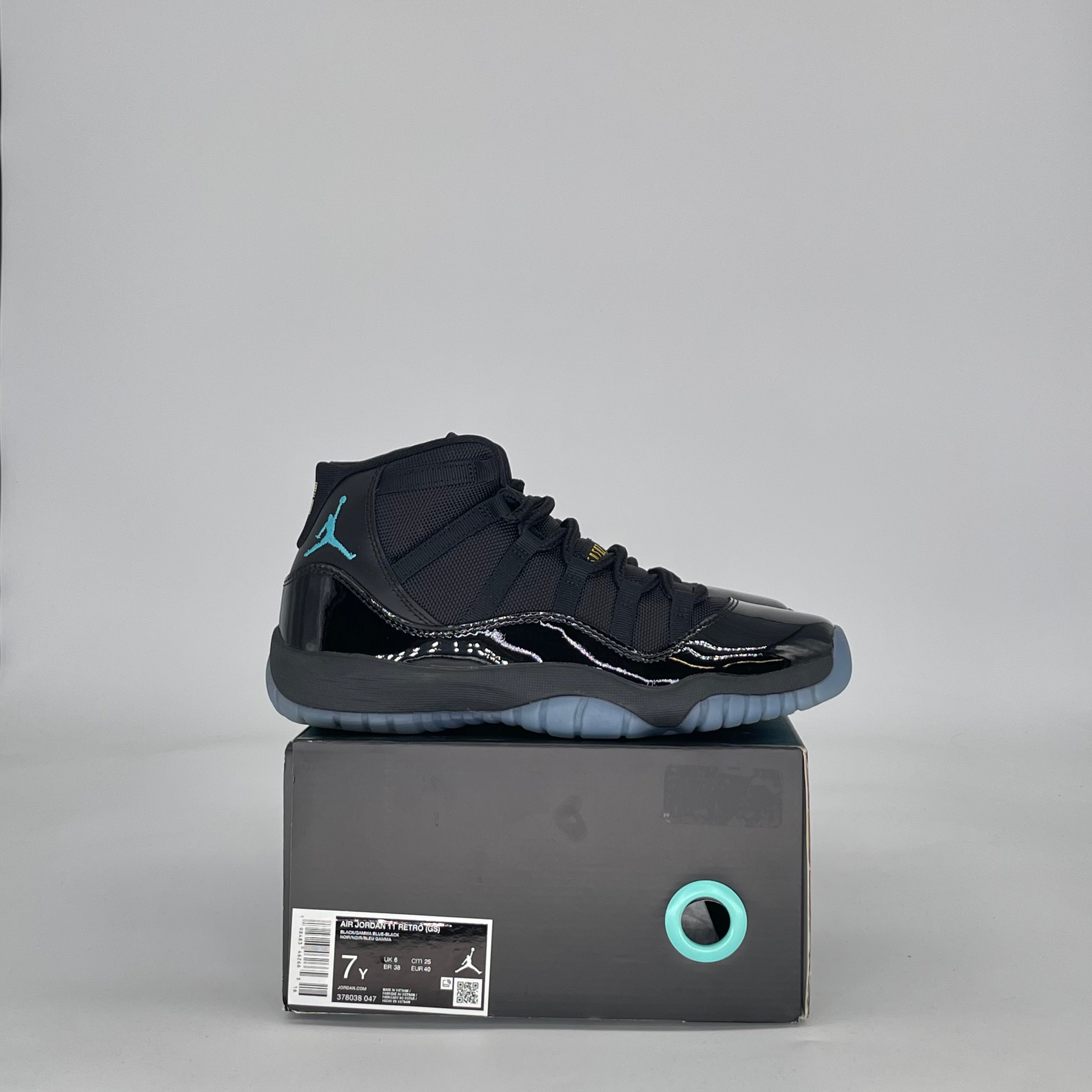 AIR JORDAN 11 GAMMA BLUE 378038-047 SIZE 7/8.5W GS