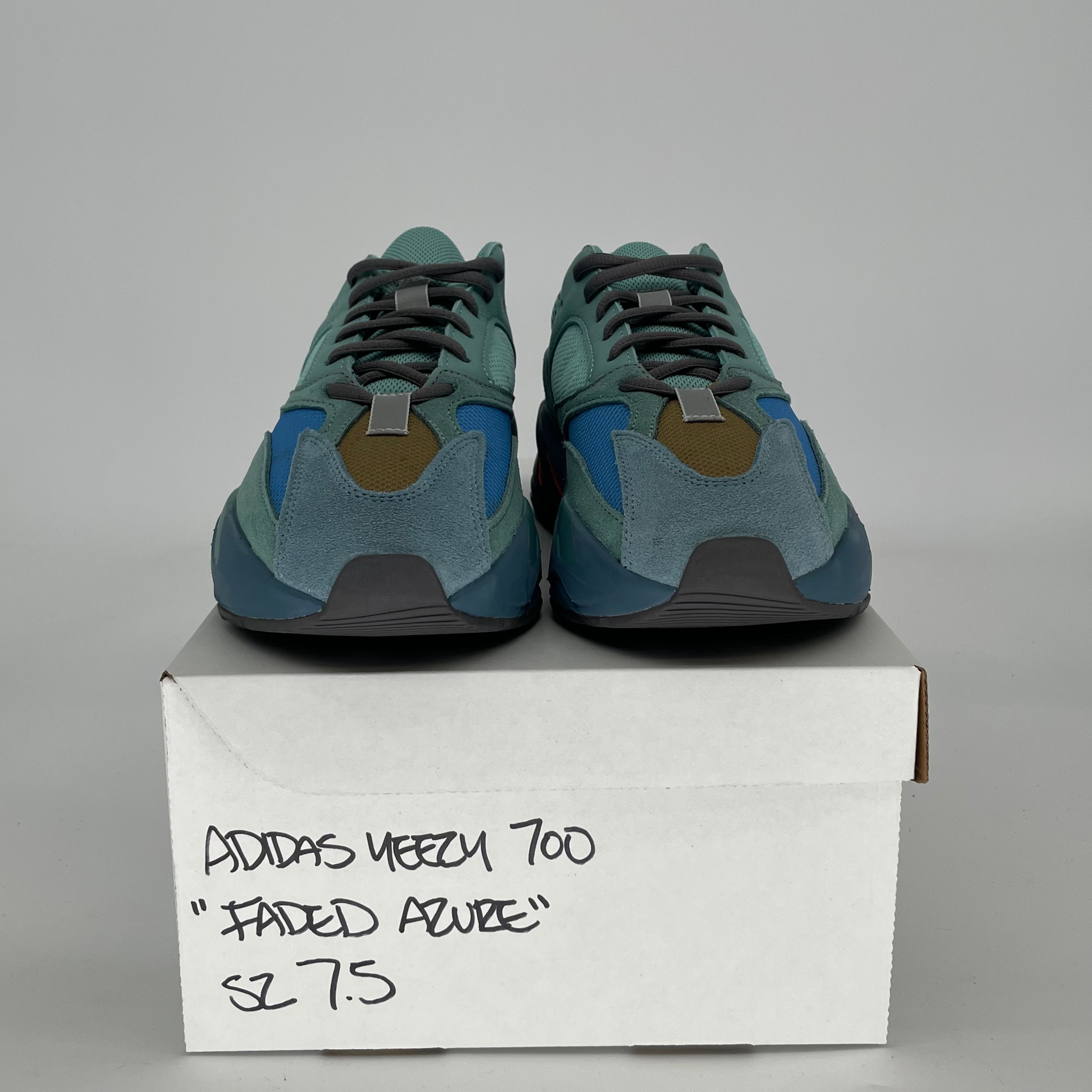 ADIDAS YEEZY 700 FADED AZURE GZ2002 SIZE 7.5/9W