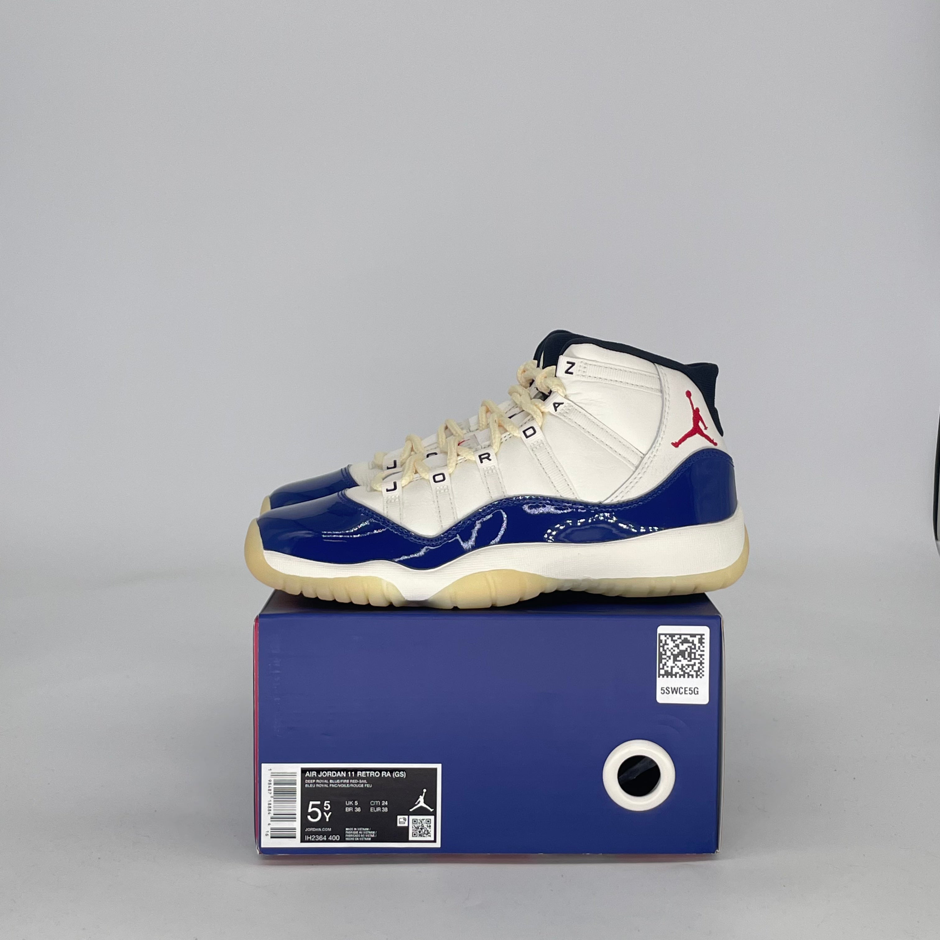 AIR JORDAN 11 RARE AIR IH2364-400 SIZE 5.5/7W GS