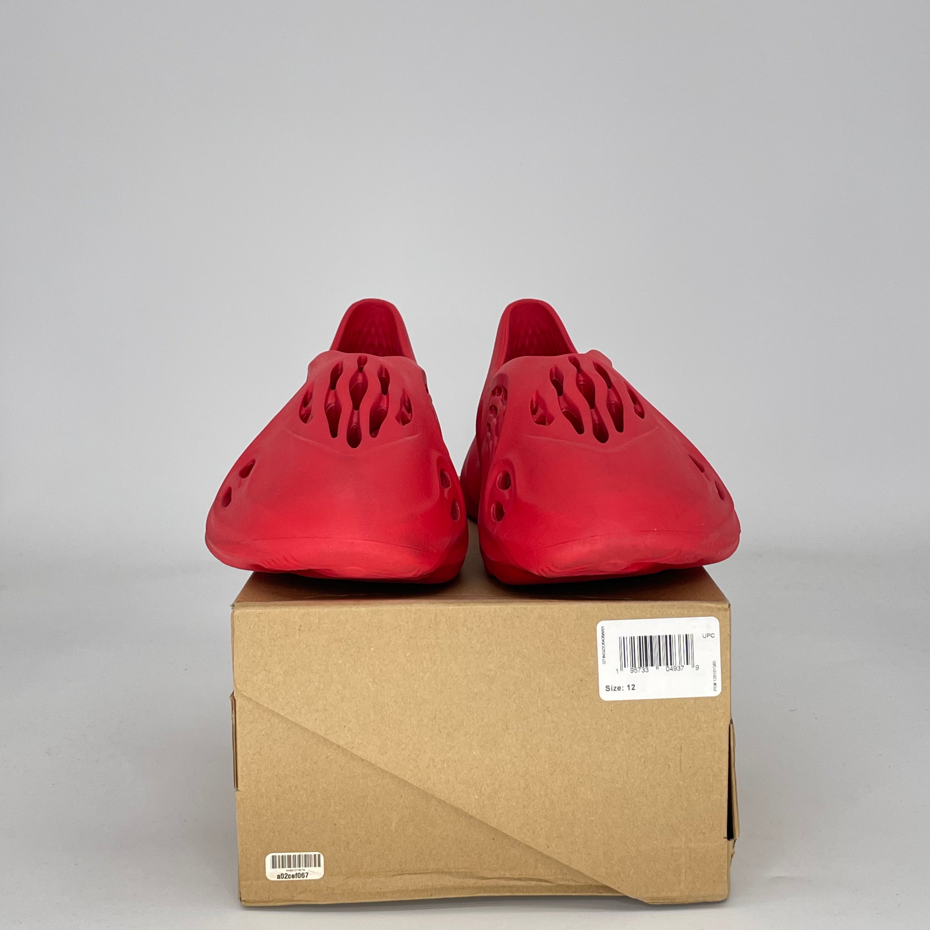 ADIDAS YEEZY FOAM RNNR VERMILLION GW3355 SIZE 12/13.5W