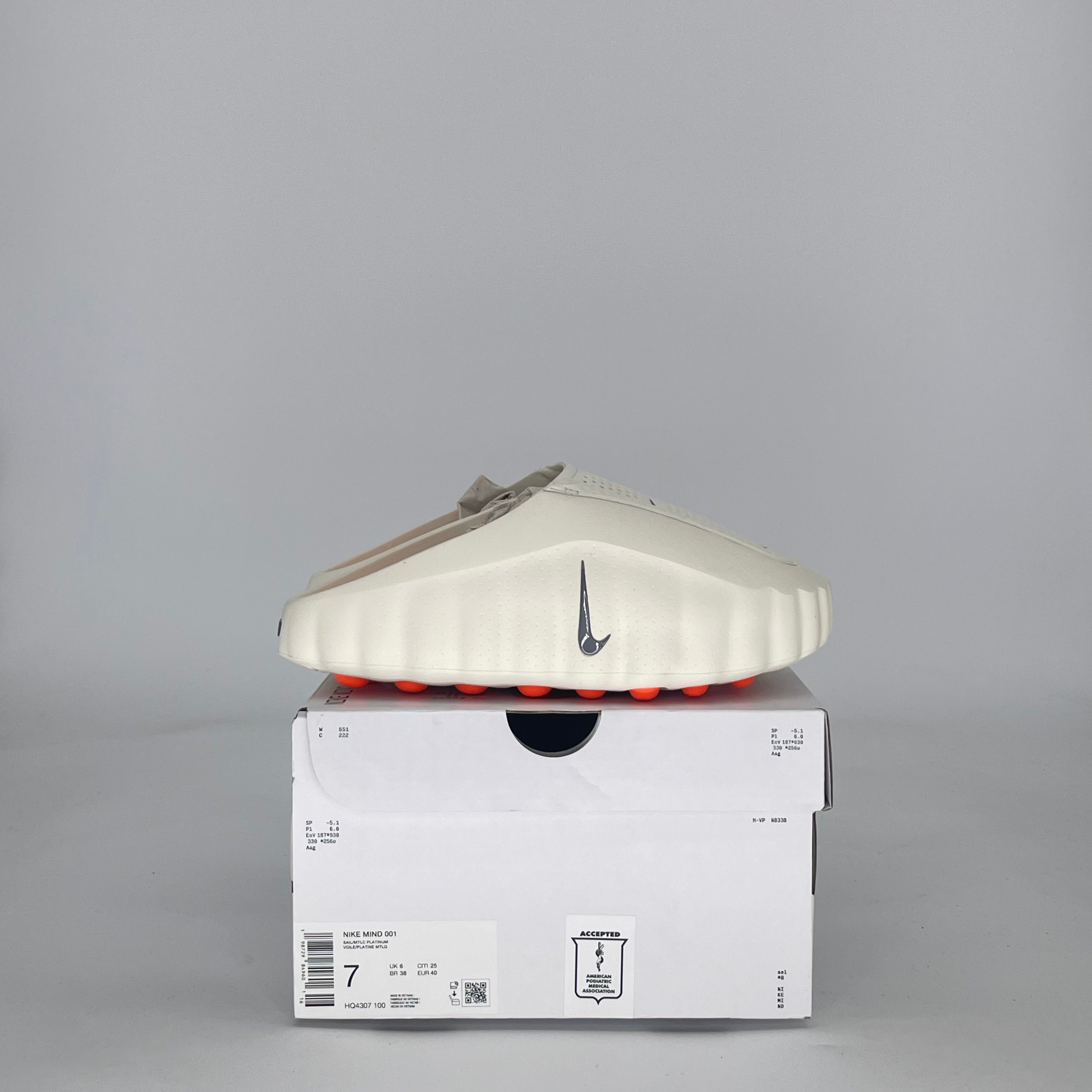 NIKE MIND 001 SLIDE SAIL HQ4307-100 SIZE 7/8.5W GS