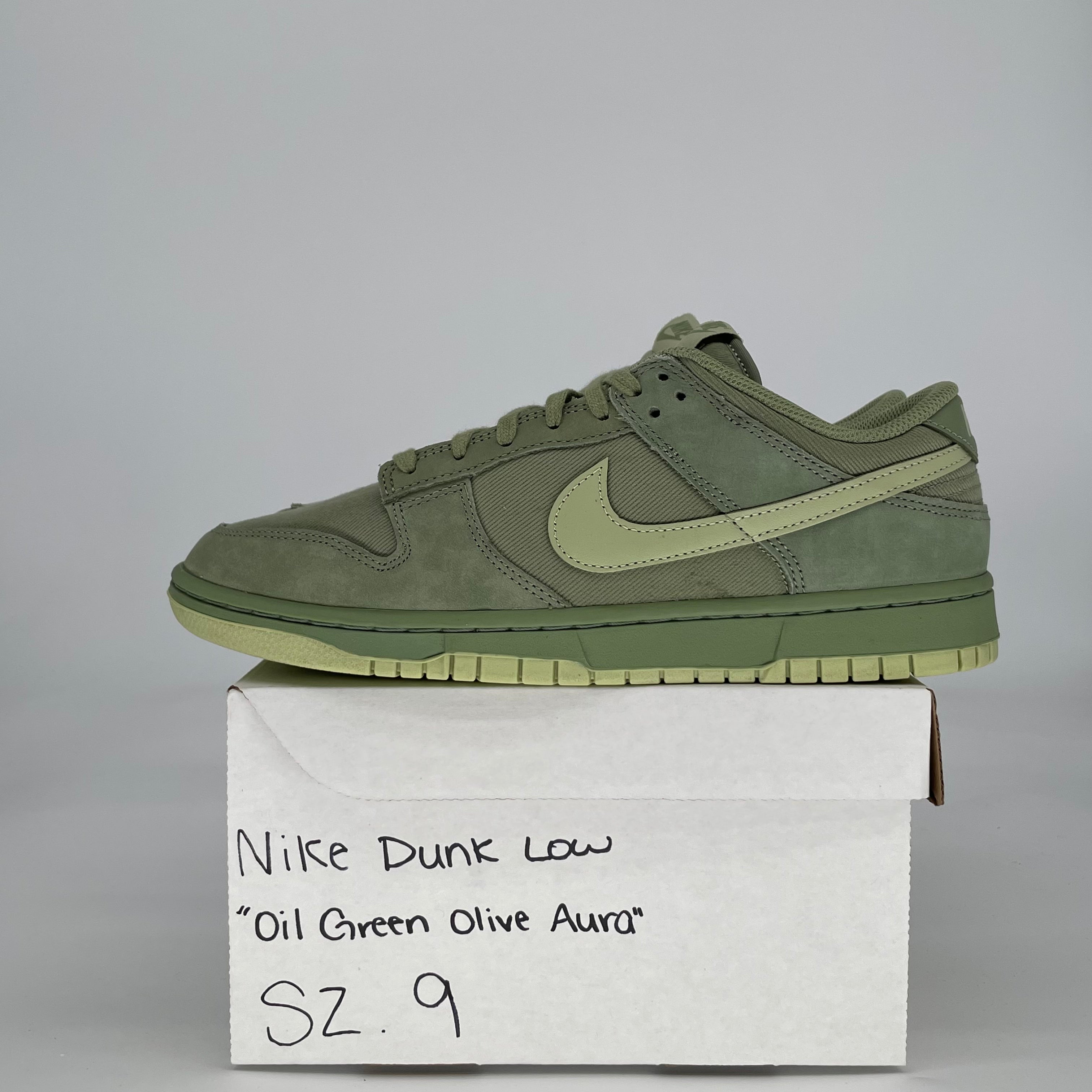 NIKE DUNK LOW OIL GREEN OLIVE AURA FB8895-300 SIZE 9/10.5W