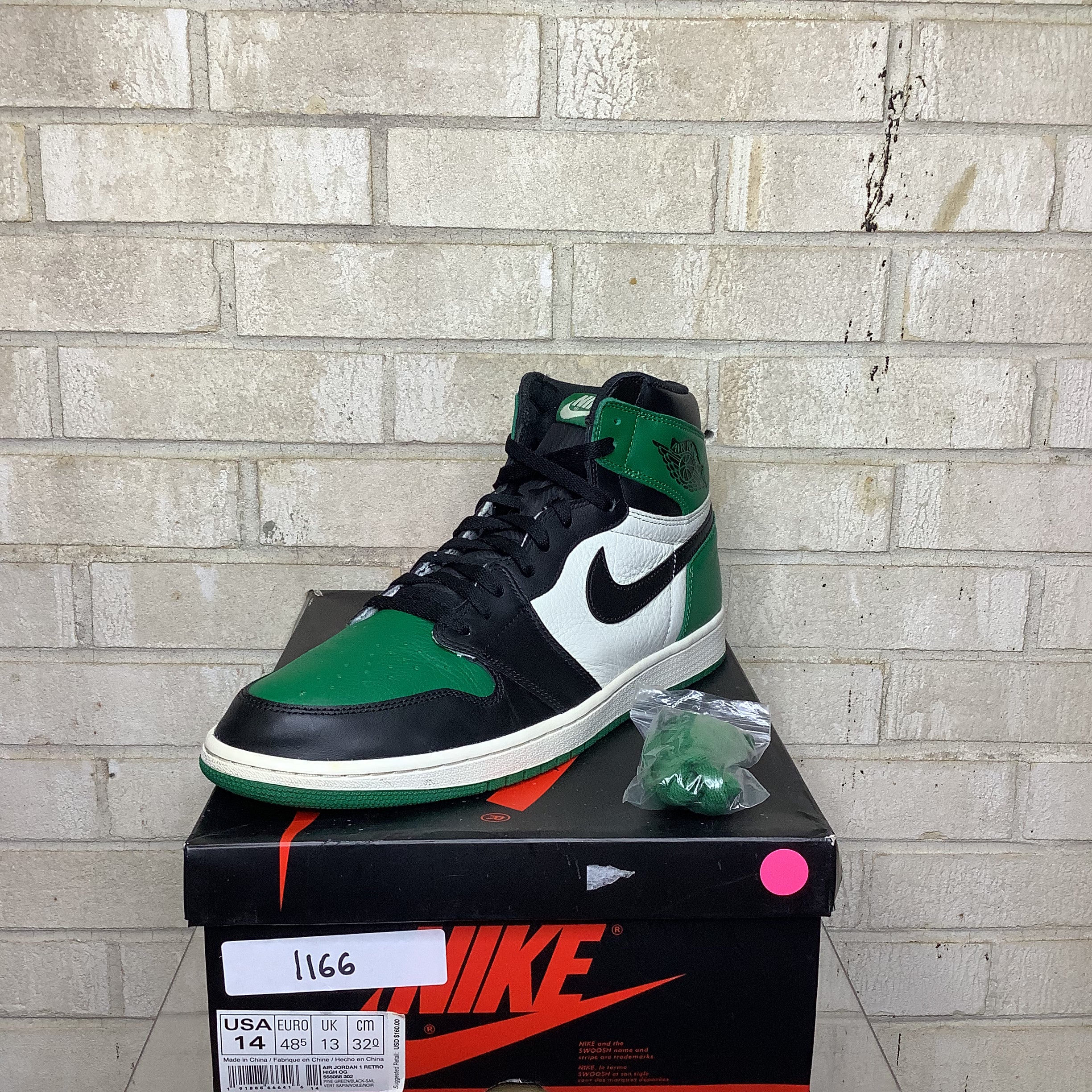 Air Jordan 1 Pine Green Size 14/15.5W 555088-302