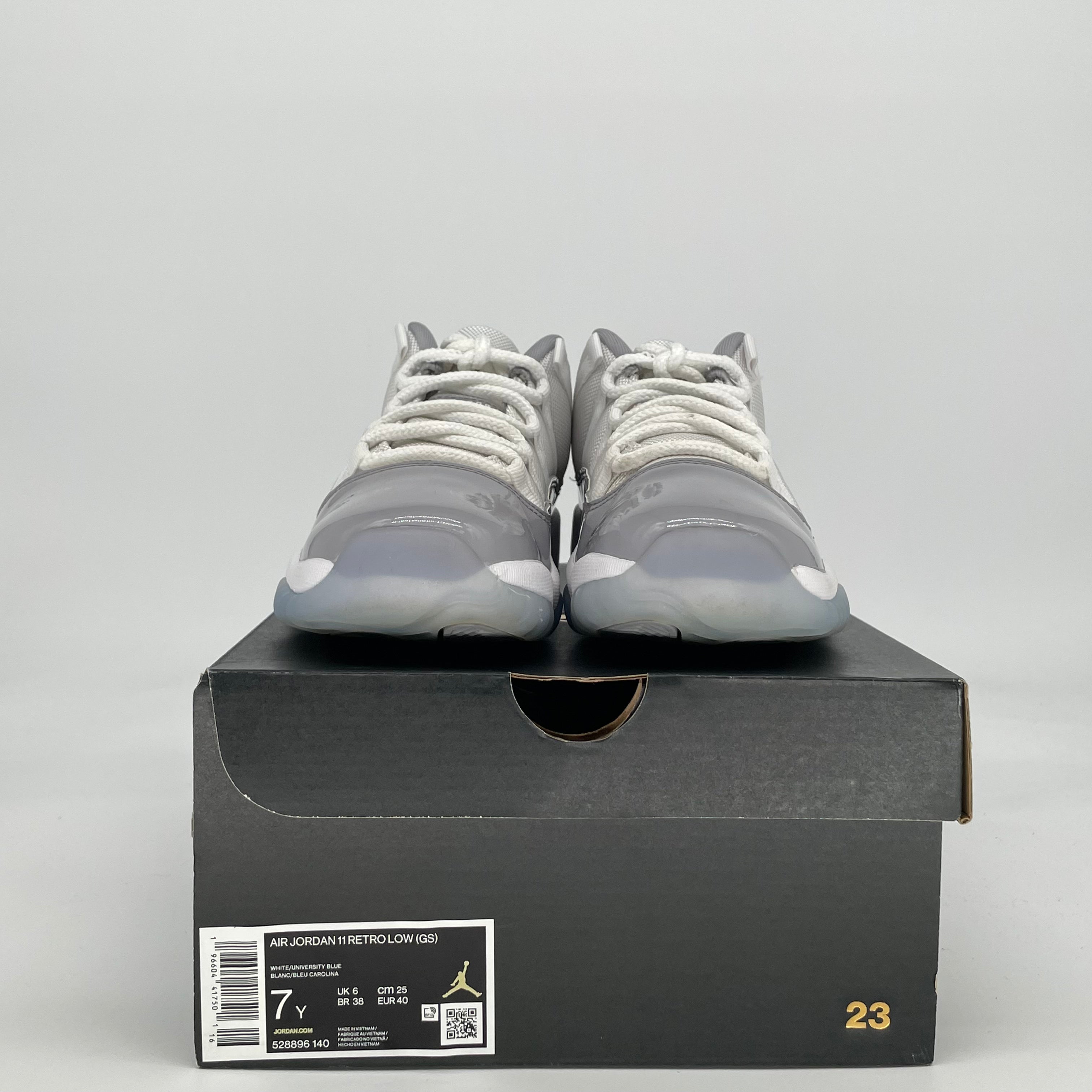 AIR JORDAN 11 LOW CEMENT GREY 528896-140 SIZE 7/8.5W