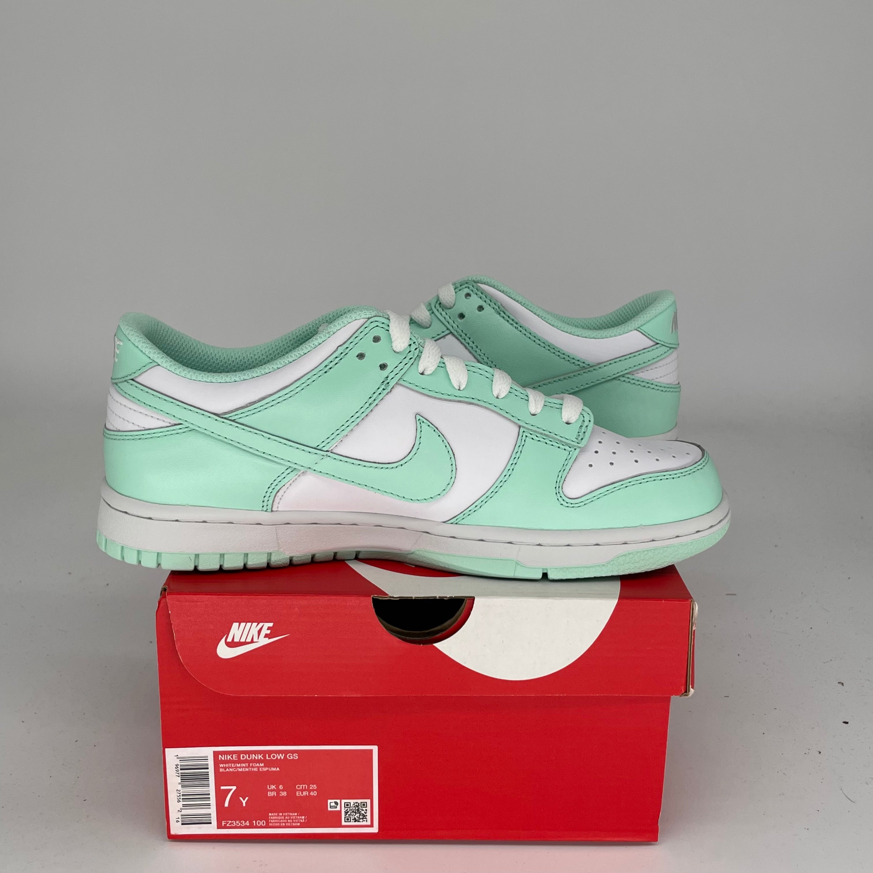 NIKE DUNK LOW MINT FOAM SIZE 7Y FZ3534-100