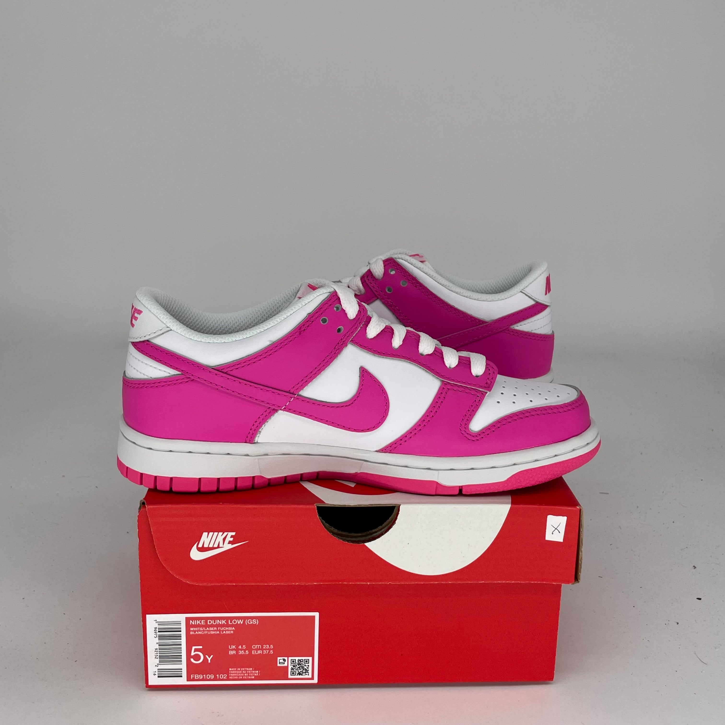 NIKE DUNK LOW LASER FUCHSIA SIZE 5Y FB9109-102