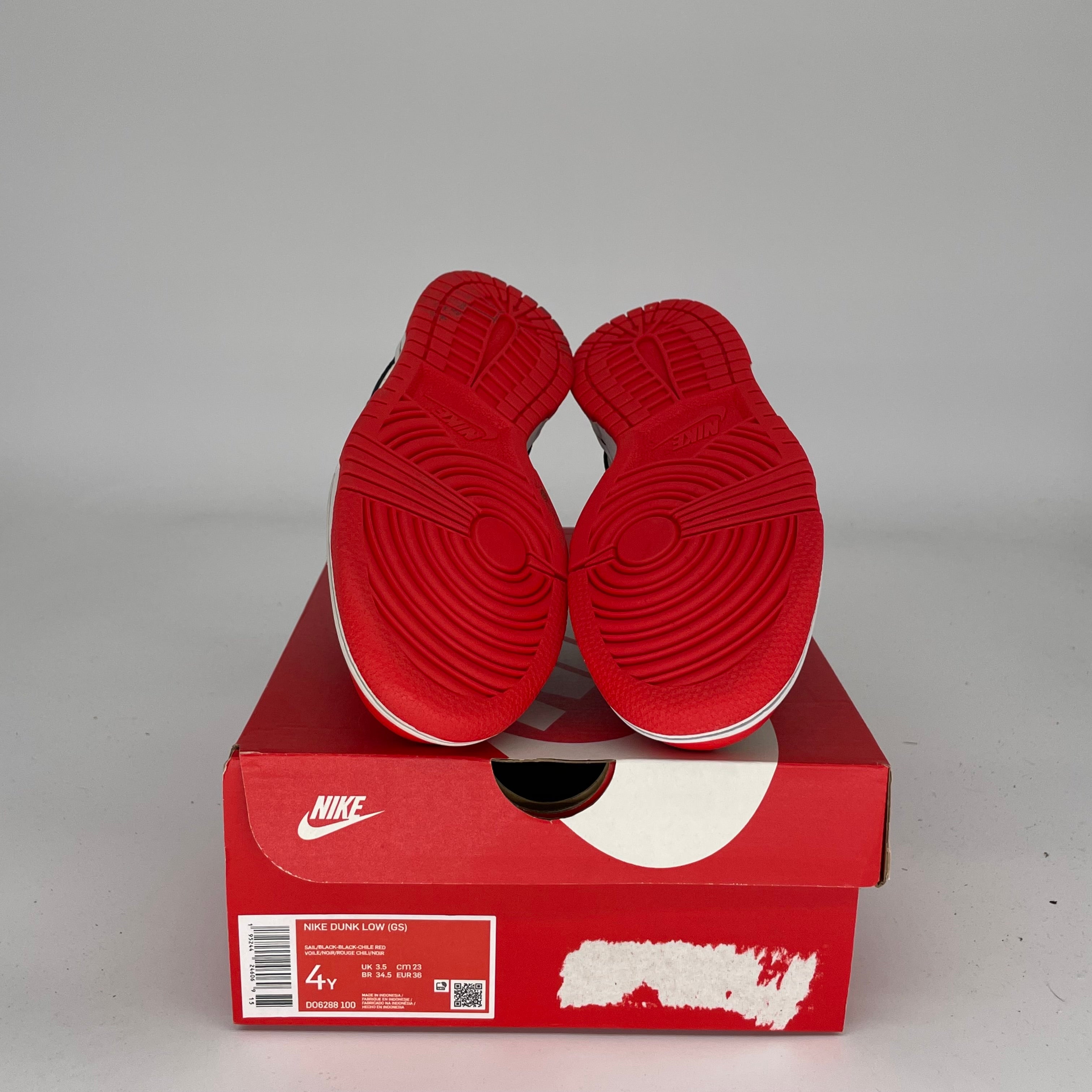 NIKE DUNK LOW NBA 75TH ANNIVERSARY CHICAGO SIZE 4/5.5W DO6288-100