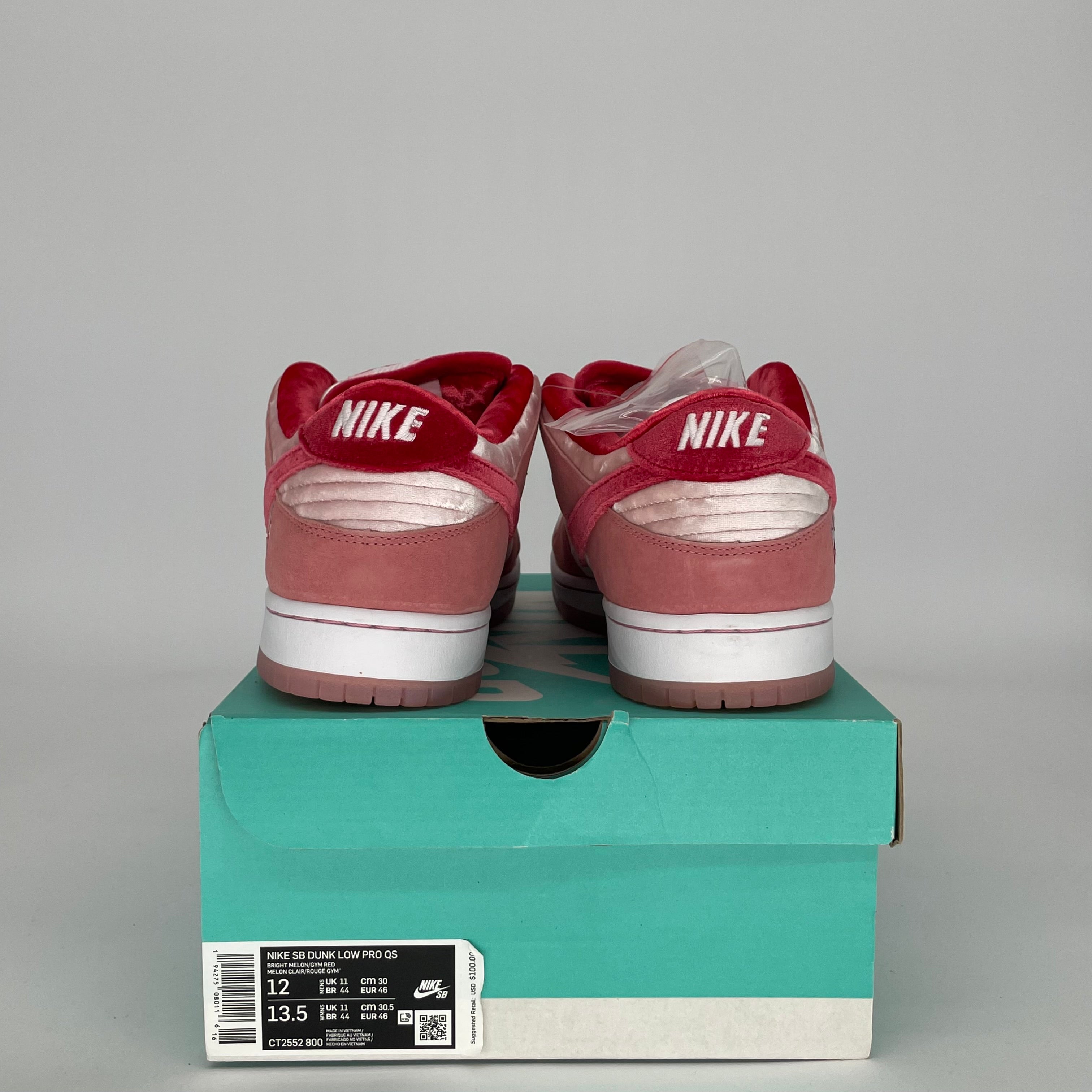 NIKE SB DUNK LOW STRANGE LOVE SIZE 12 CT2552-800