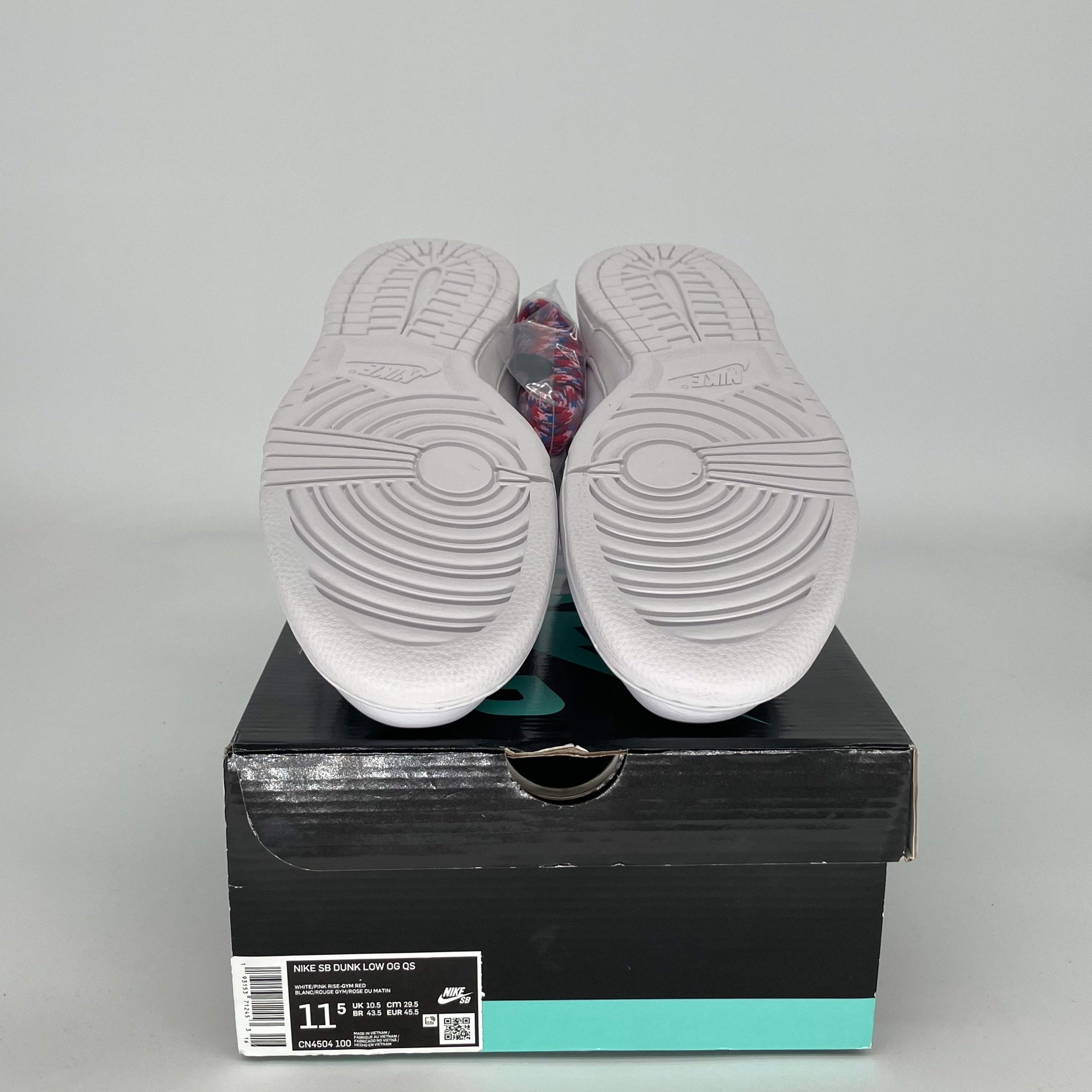 NIKE SB DUNK LOW PARRA SIZE 11.5 CN4504-100