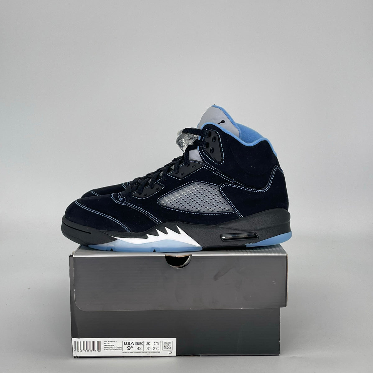 Jordan 5 Retro Black University Blue (2026)