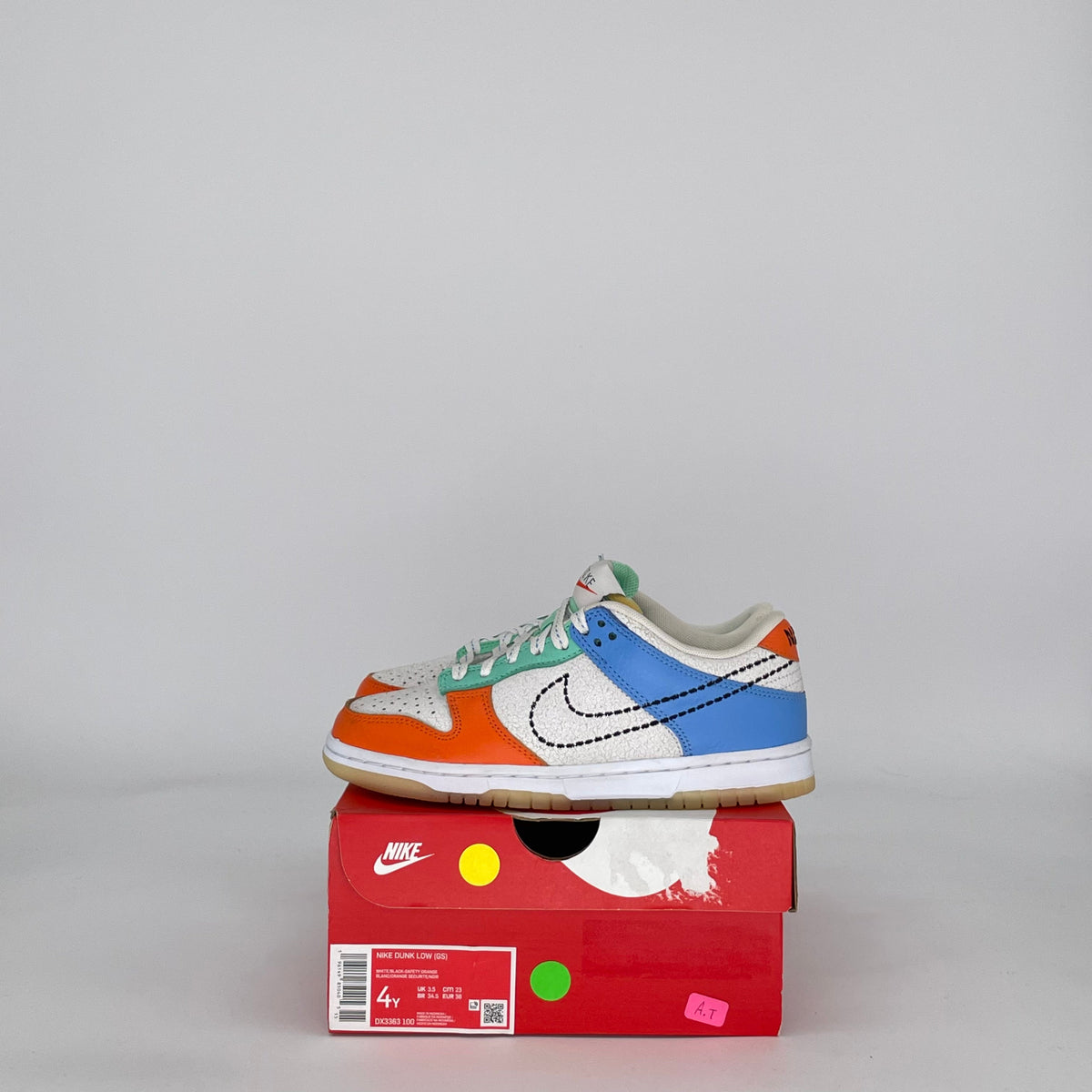 Nike Dunk Low Nike 101 (GS)