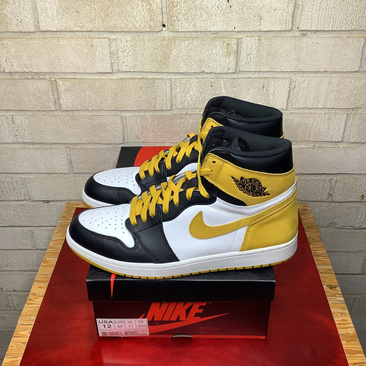 Jordan 1 Retro High Yellow Ochre