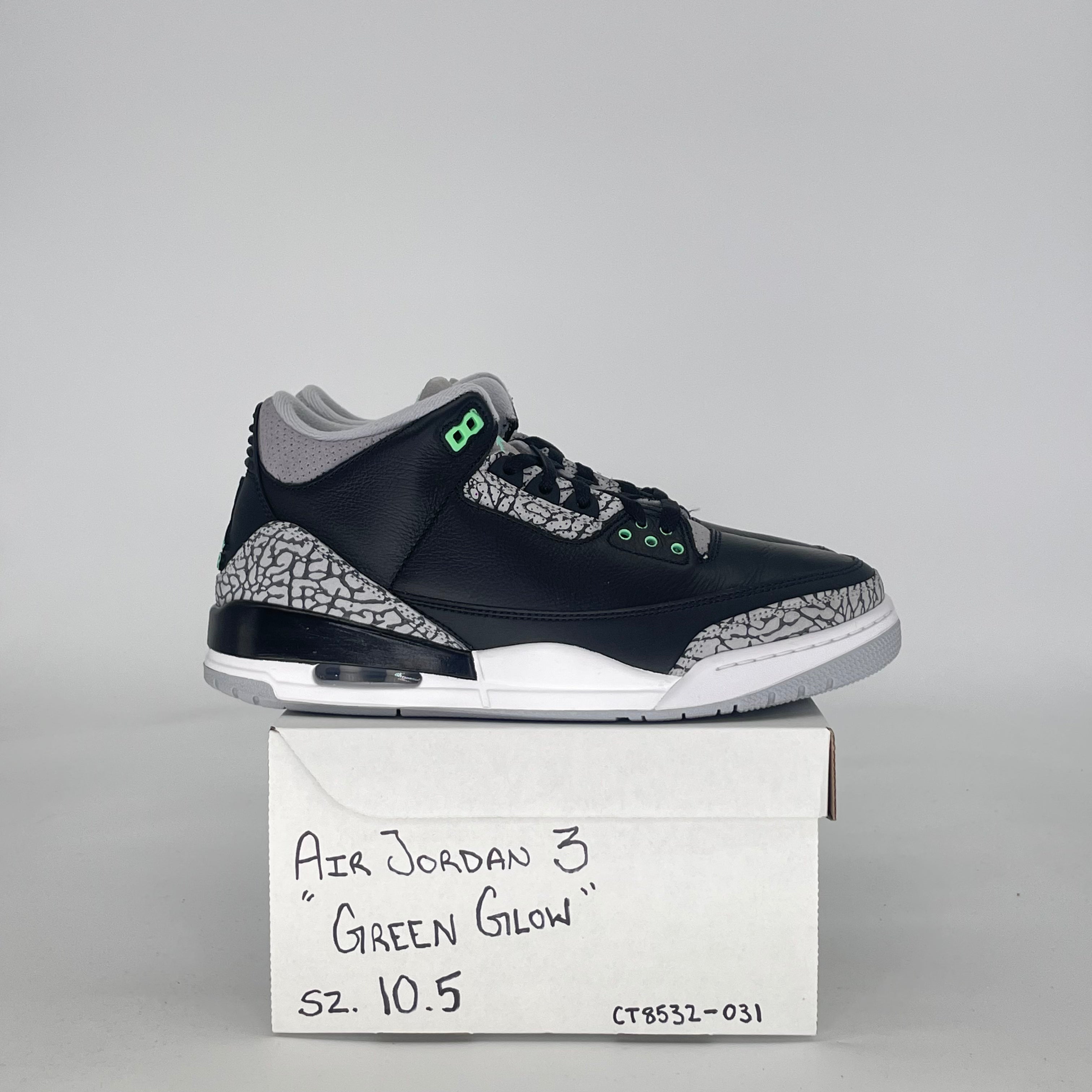 AIR JORDAN 3 GREEN GLOW CT8532-031 SIZE 10.5/12W