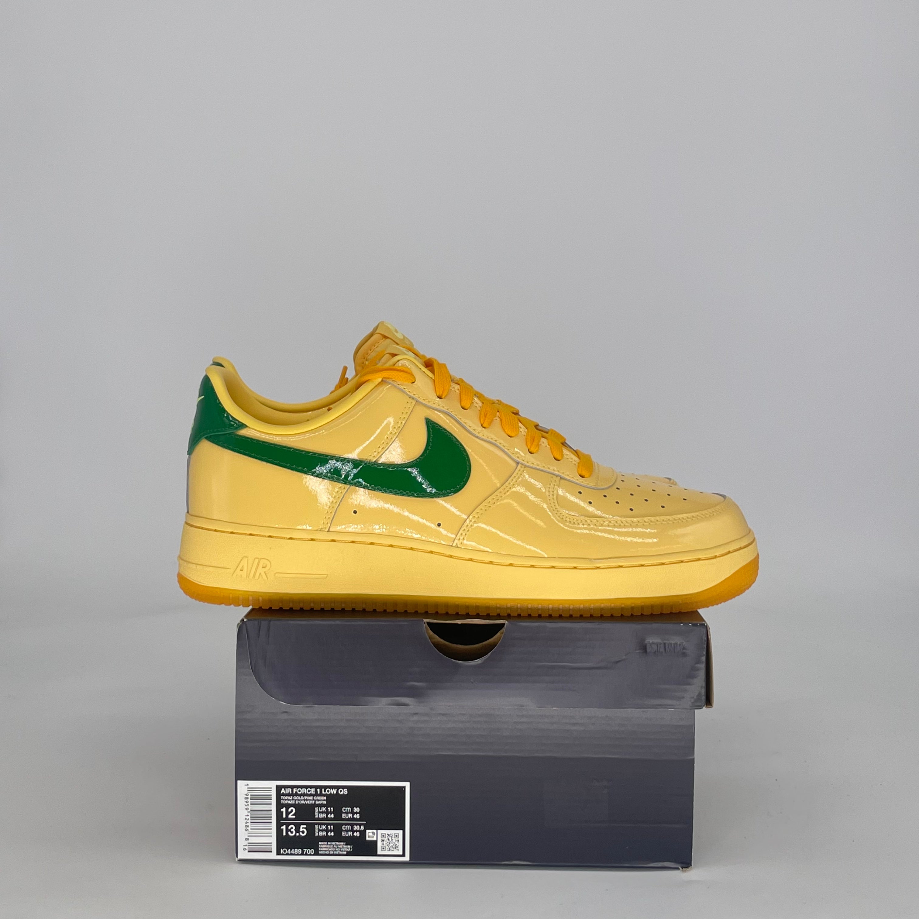 NIKE AIR FORCE 1 LOW PATENT LEATHER TOPAZ GOLD PINE GREEN IO4489-700 SIZE 12/13.5W