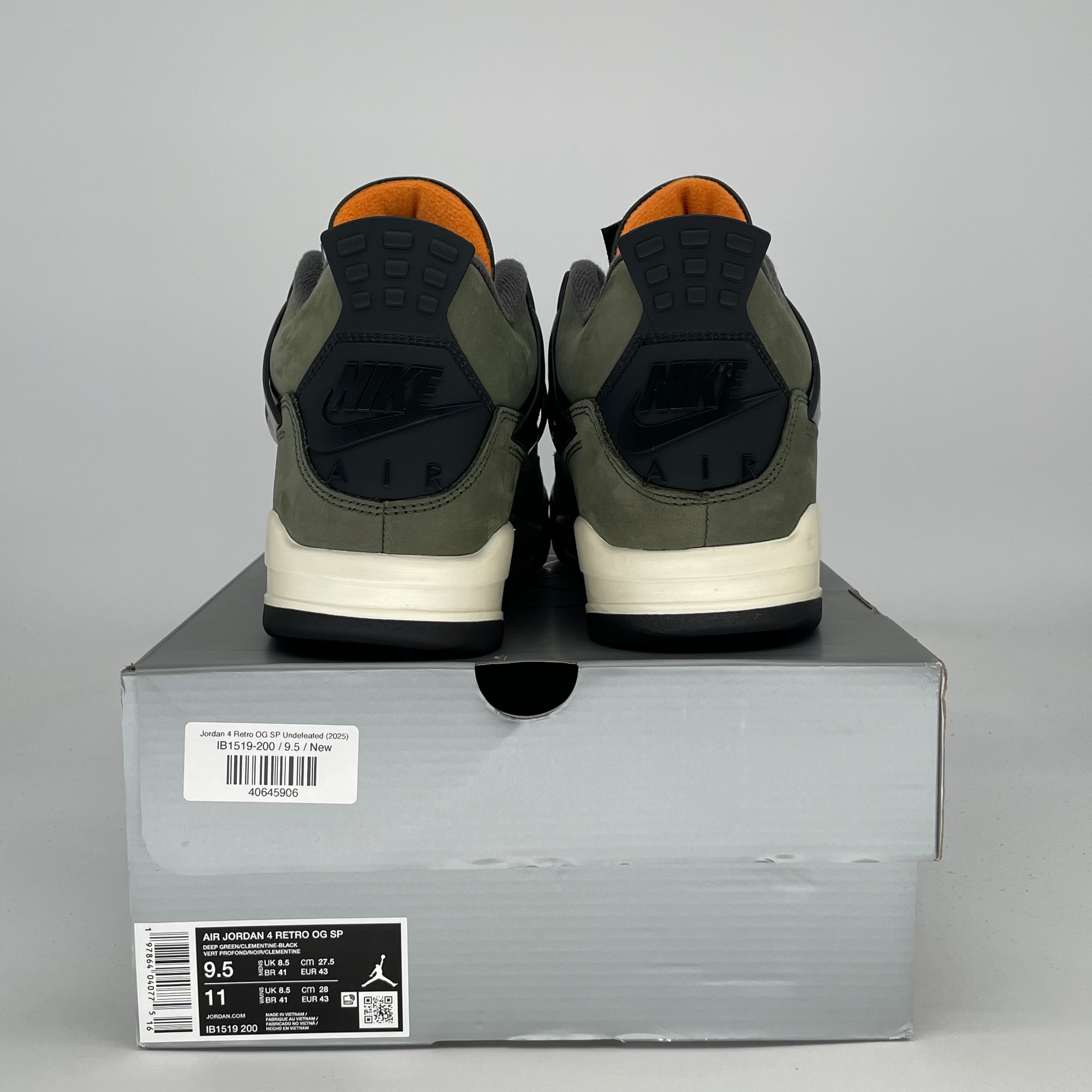 AIR JORDAN 4 UNDEFEATED 2025 IB1519-200 SIZE 9.5/11W