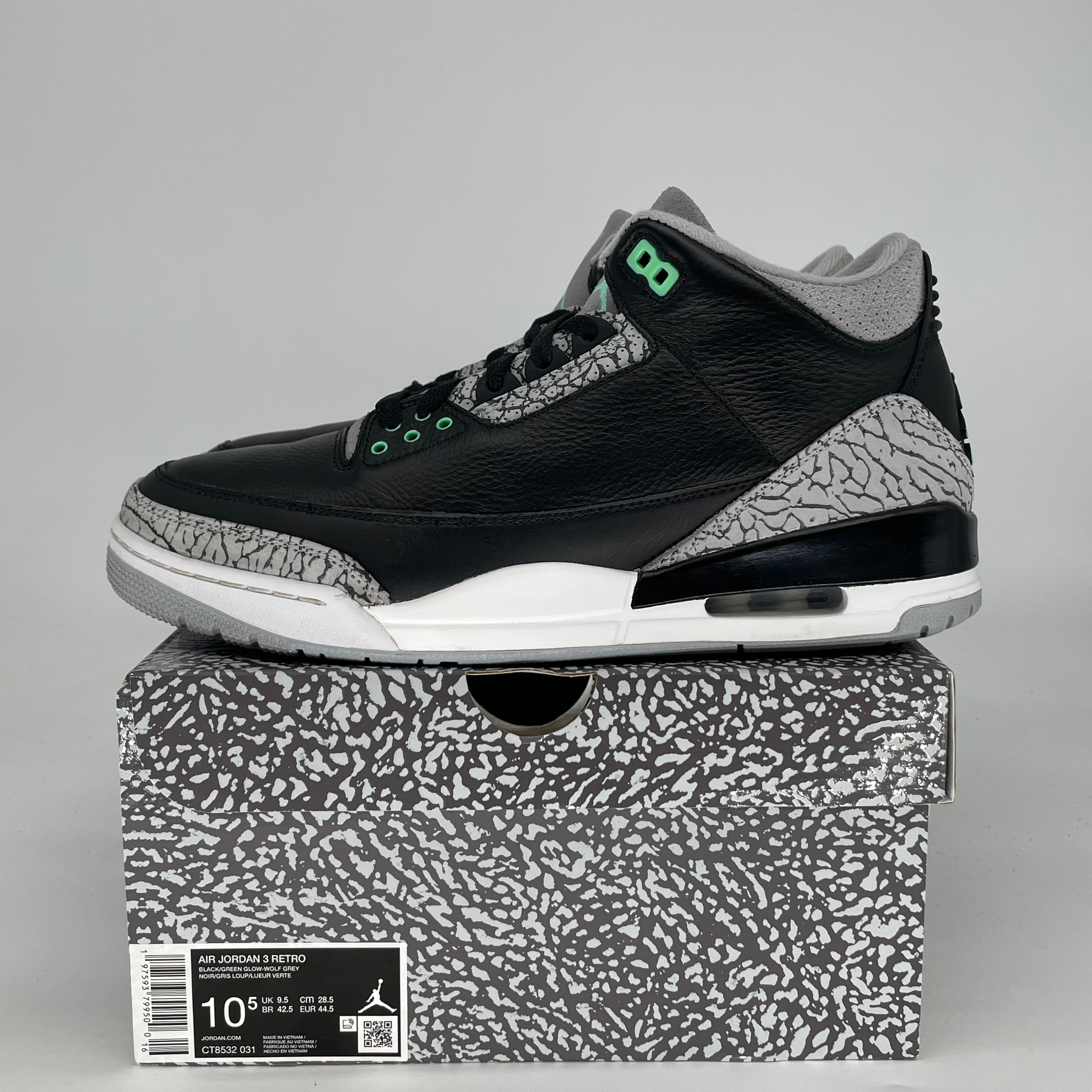 AIR JORDAN 3 GREEN GLOW CT8532-031 SIZE 10.5/12W