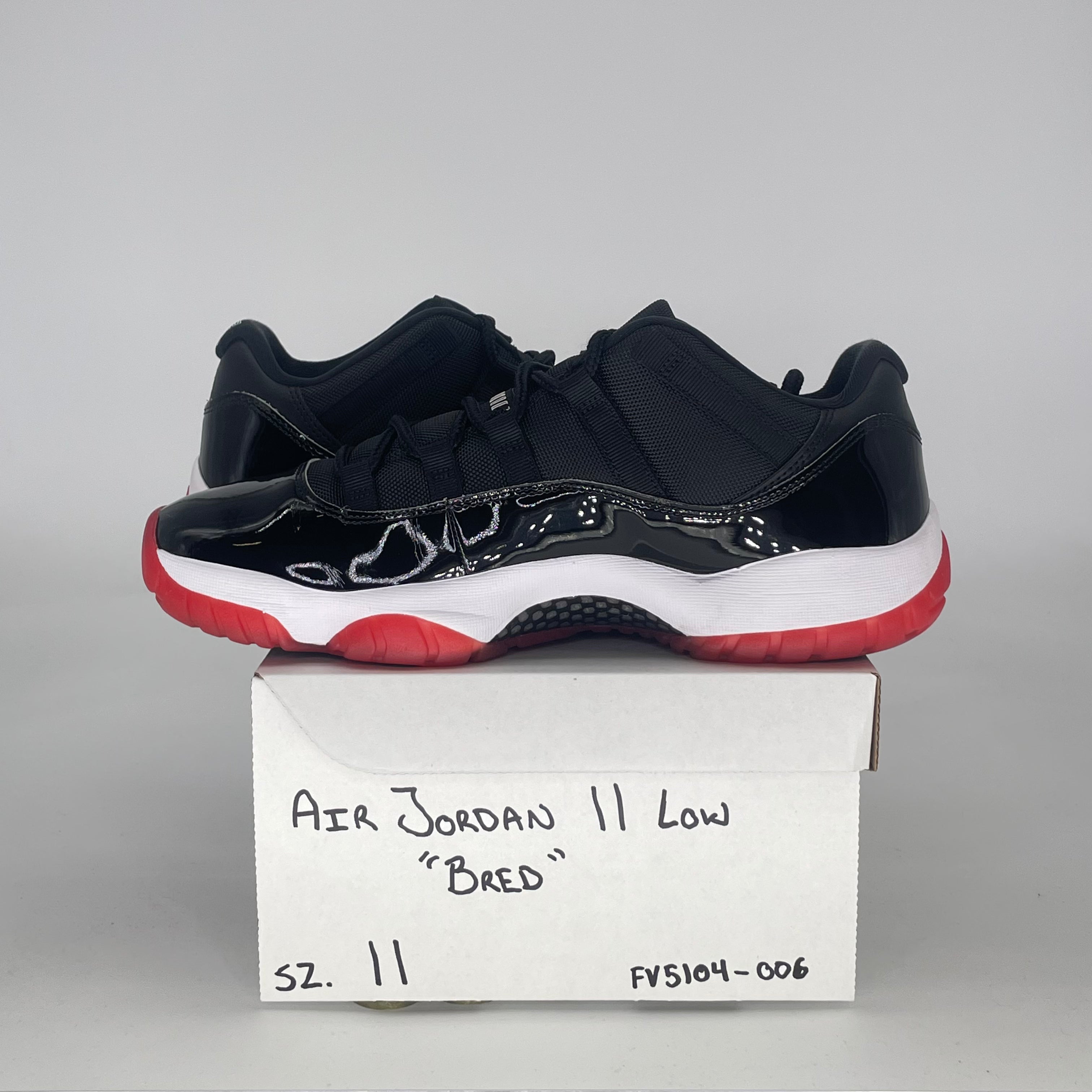 AIR JORDAN 11 LOW BRED FV5104-006 SIZE 11/12.5W
