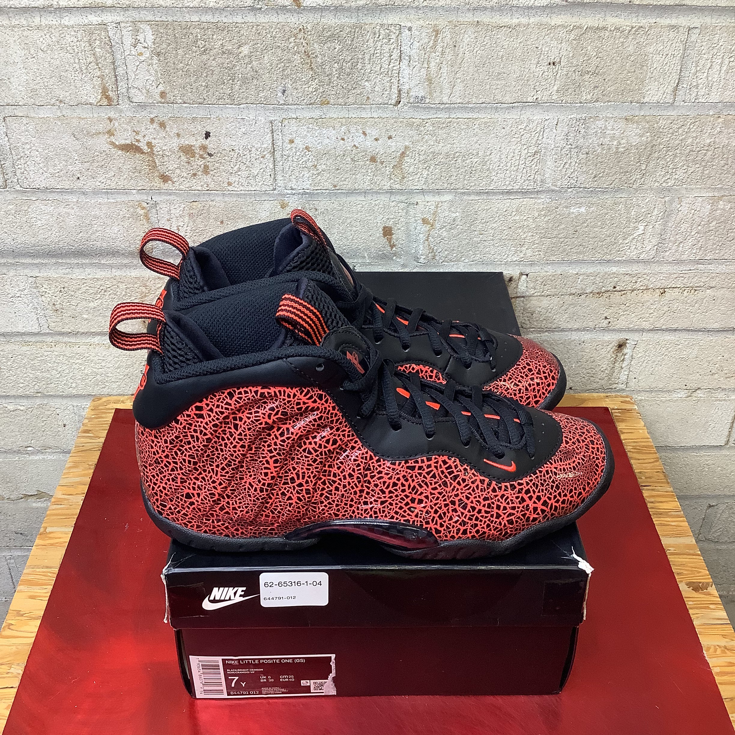 NIKE AIR FOAMPOSITE CRACKED LAVA 644791-012 SIZE 7/8.5W