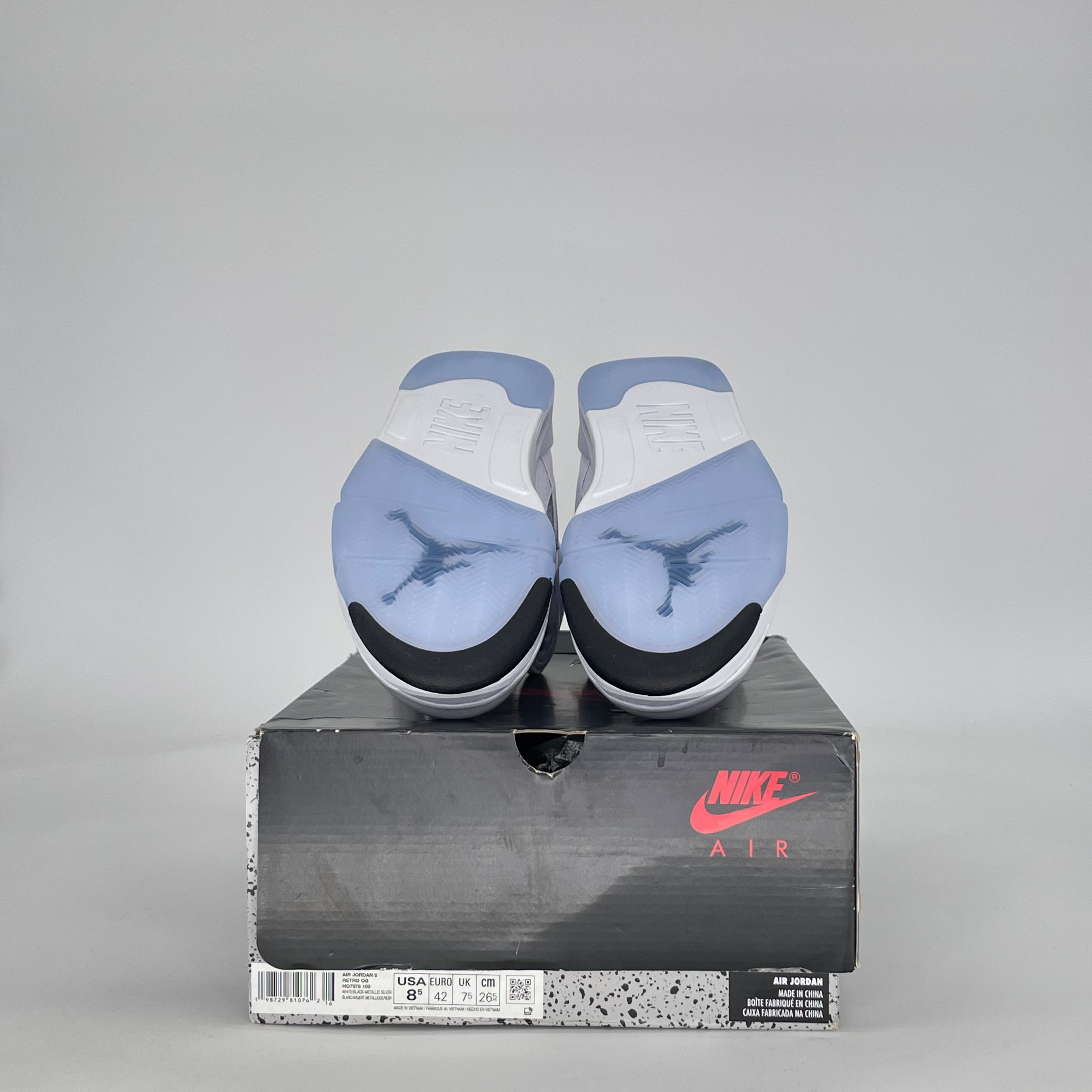 AIR JORDAN 5 WHITE METALLIC HQ7978-103 SIZE 8.5/10W