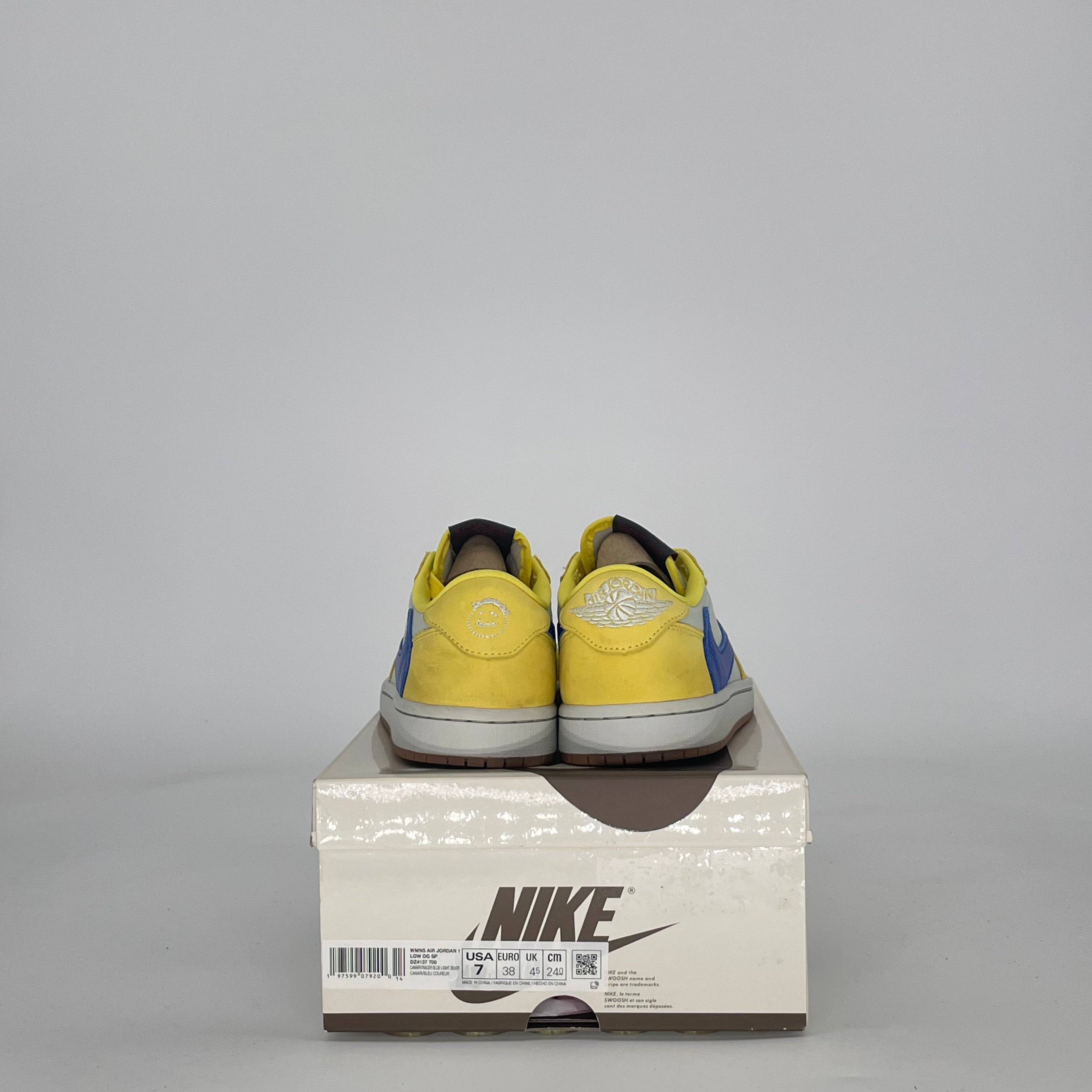 AIR JORDAN 1 LOW TRAVIS SCOTT CANARY DZ4137-700 SIZE 5.5/7W GS