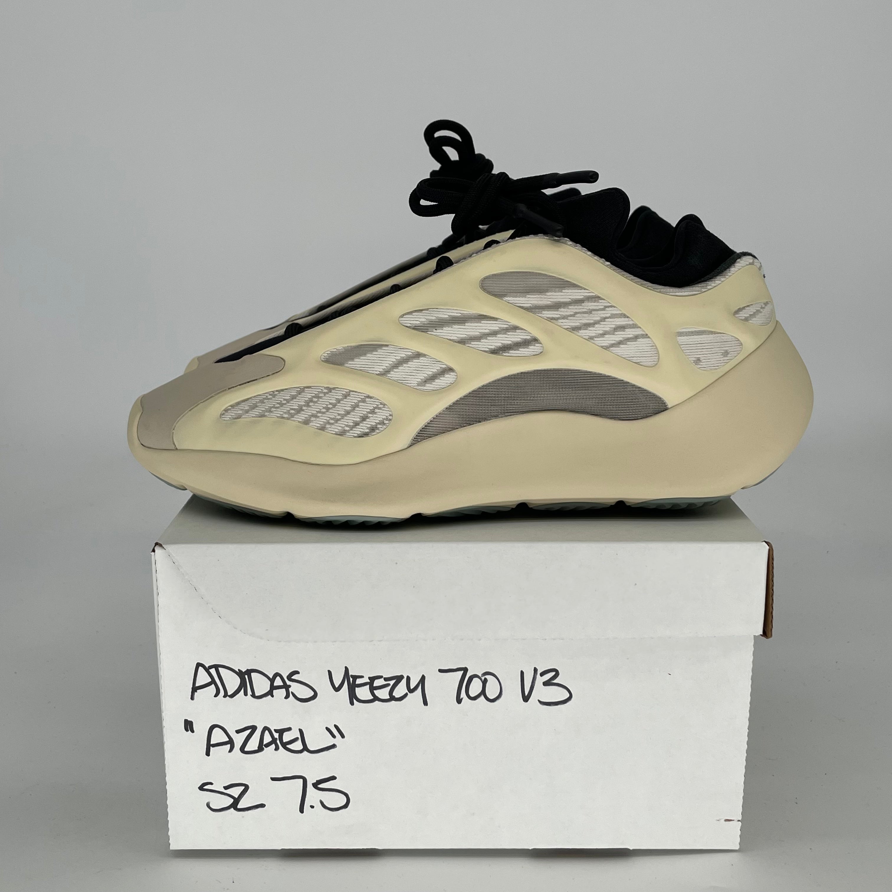 ADIDAS YEEZY 700 V3 AZAEL FW4980 SIZE 7.5/9W