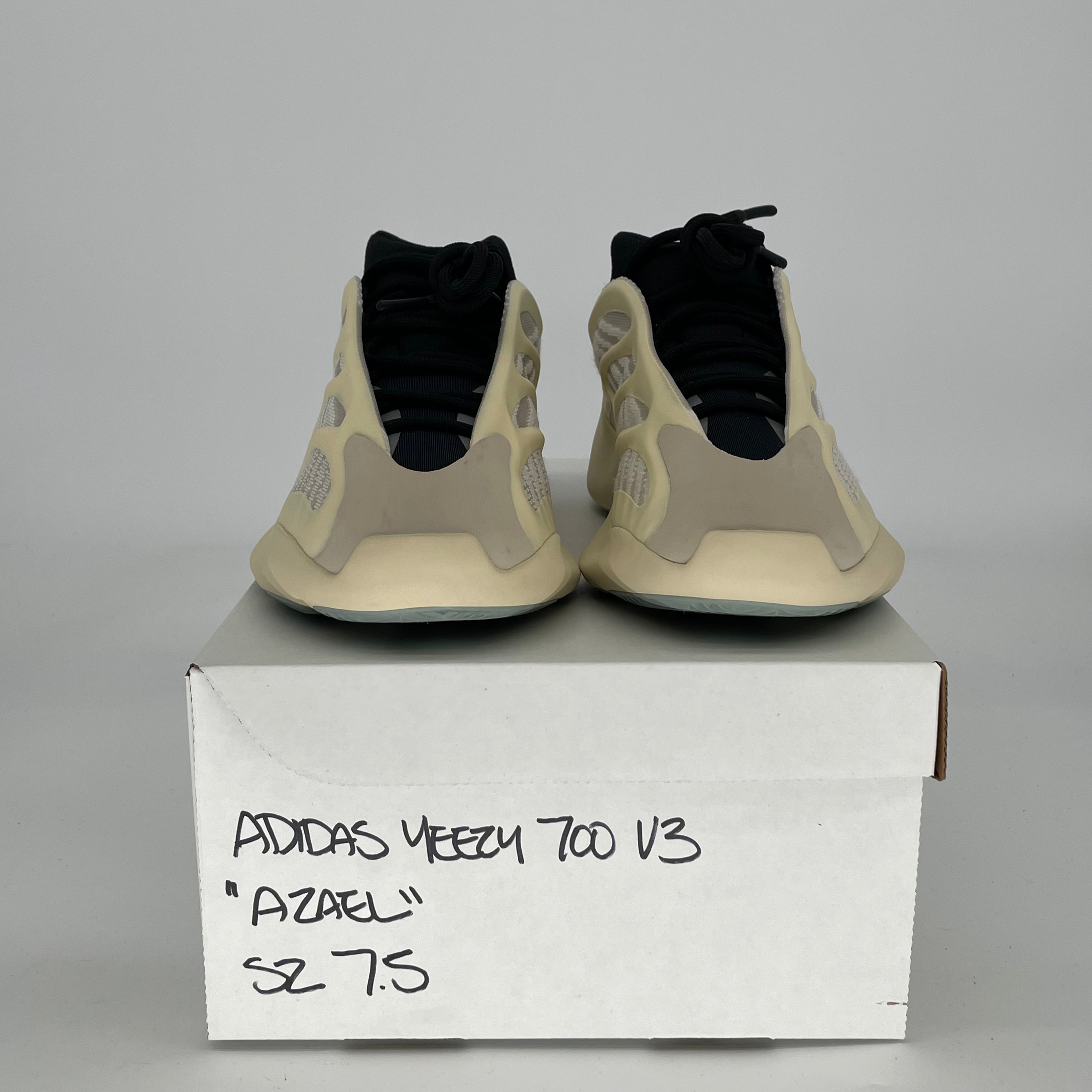 ADIDAS YEEZY 700 V3 AZAEL FW4980 SIZE 7.5/9W