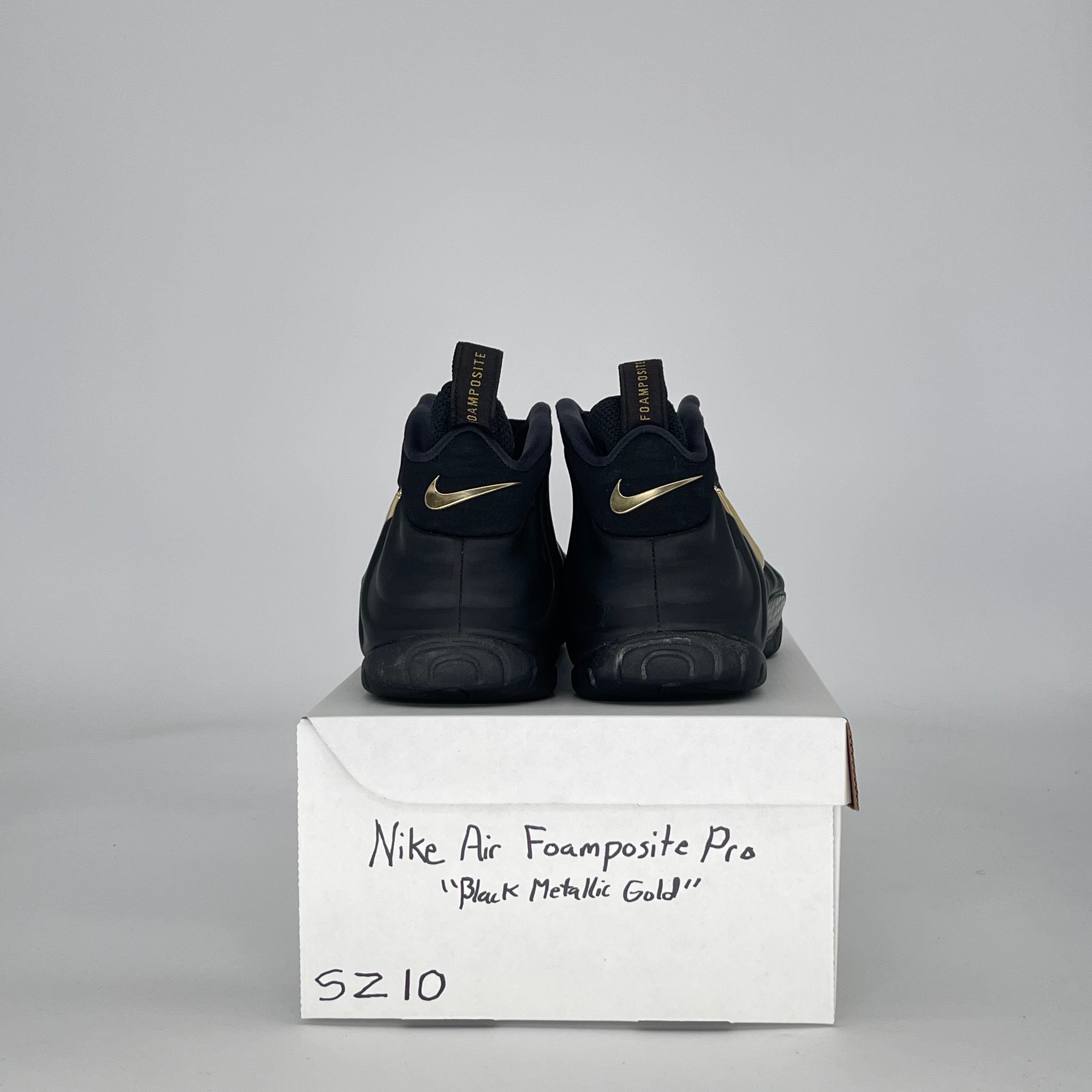 NIKE AIR FOAMPOSITE PRO BLACK METALLIC GOLD 624041-009 SIZE 10/11.5W