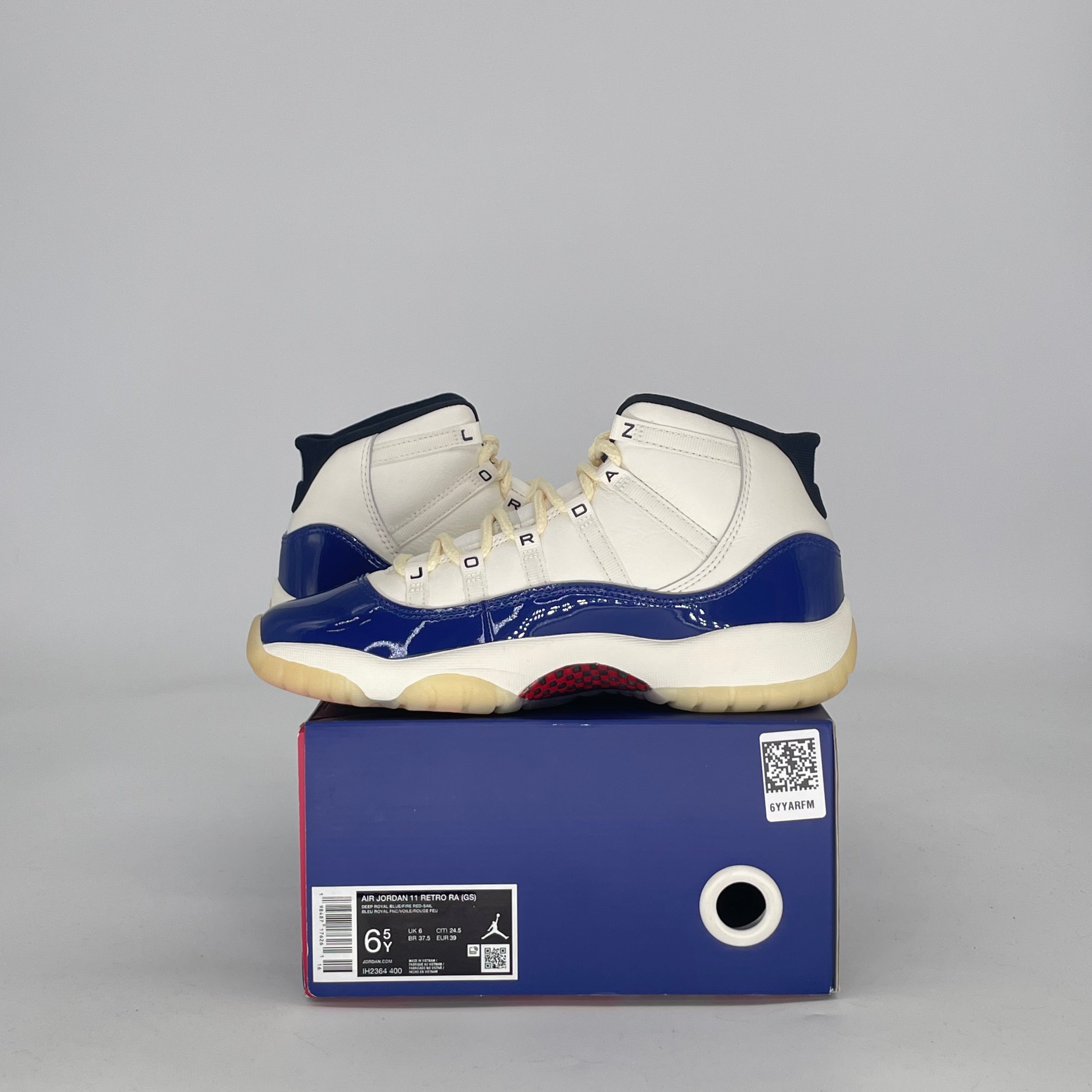 AIR JORDAN 11 RARE AIR IH2364-400 SIZE 6.5/8W GS