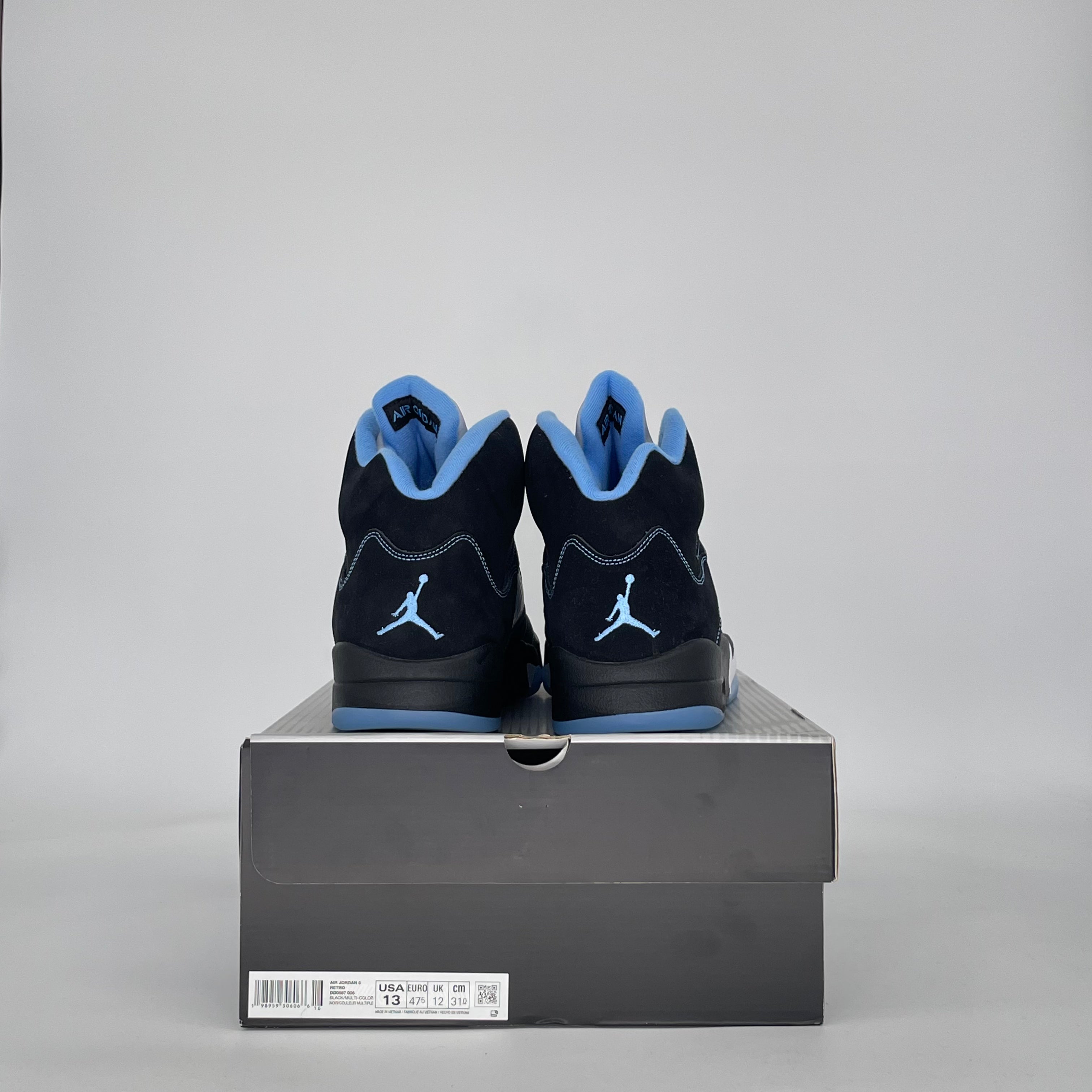 AIR JORDAN 5 BLACK UNIVERSITY BLUE DD0587-008 SIZE 13/14.5W