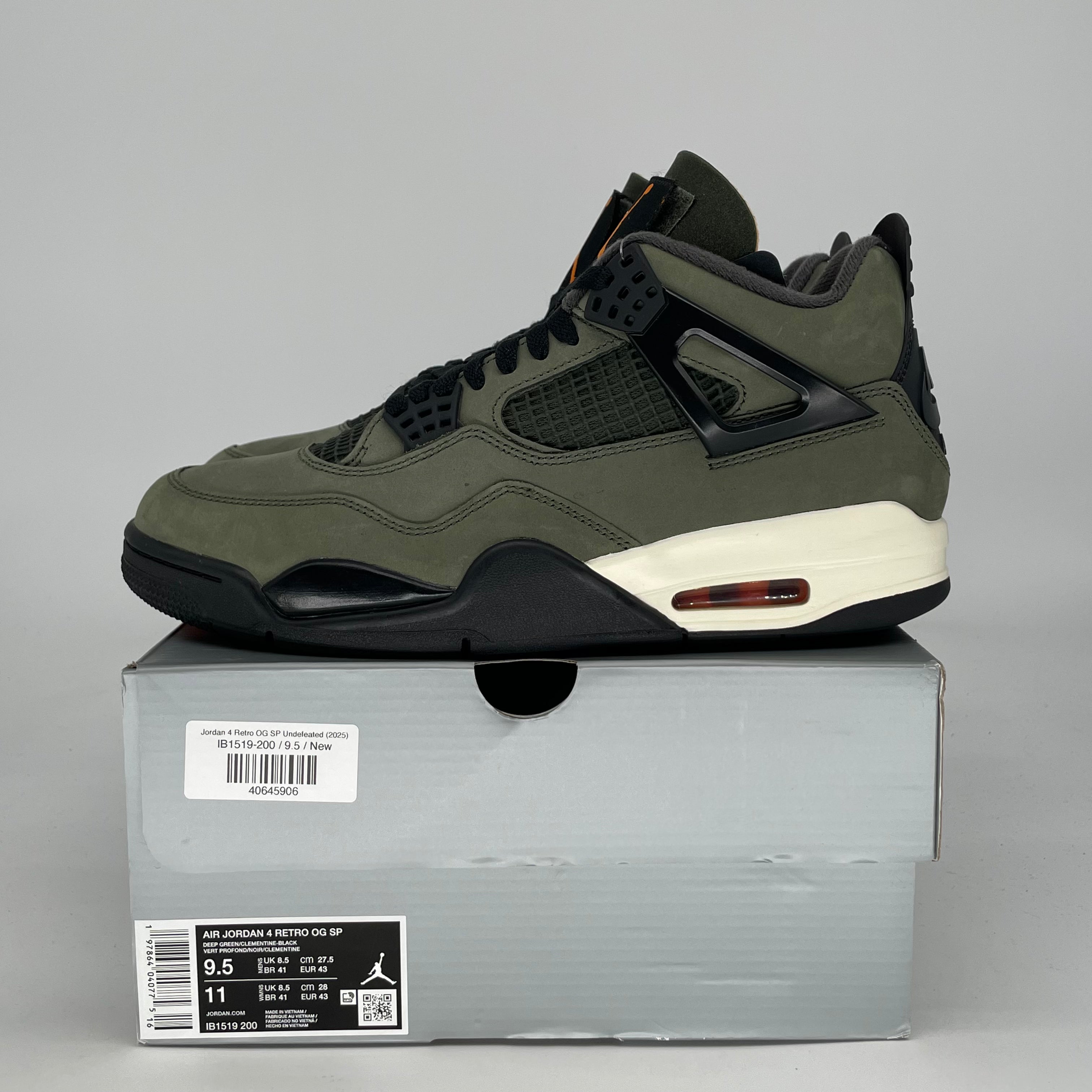 AIR JORDAN 4 UNDEFEATED 2025 IB1519-200 SIZE 9.5/11W
