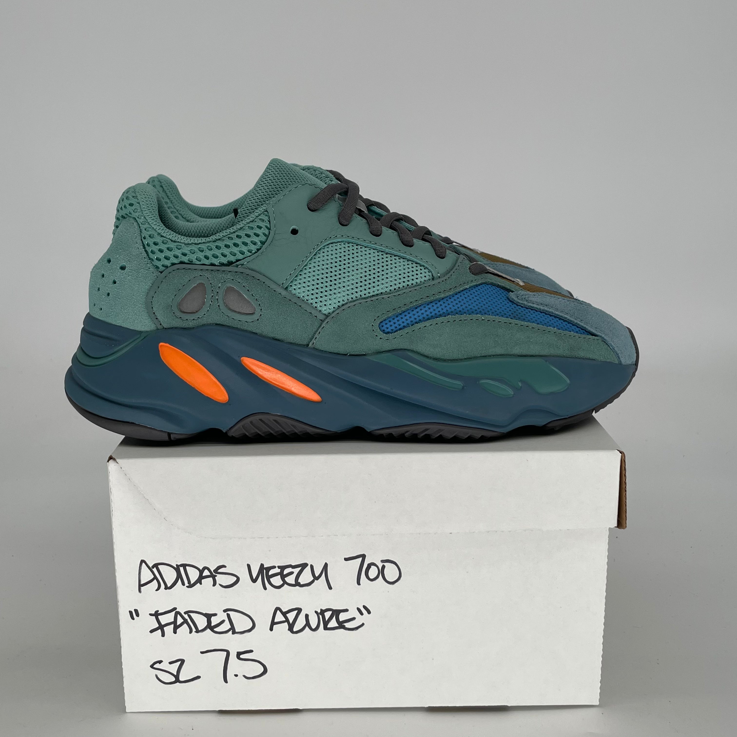 ADIDAS YEEZY 700 FADED AZURE GZ2002 SIZE 7.5/9W