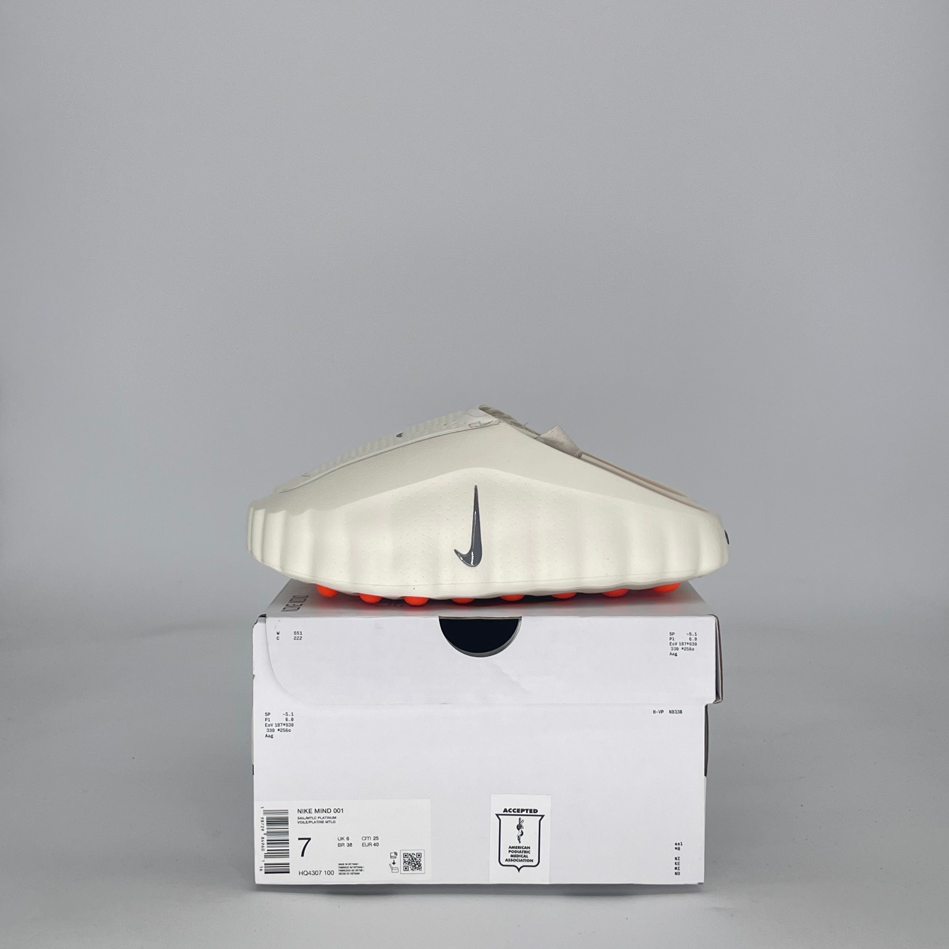 NIKE MIND 001 SLIDE SAIL HQ4307-100 SIZE 7/8.5W GS