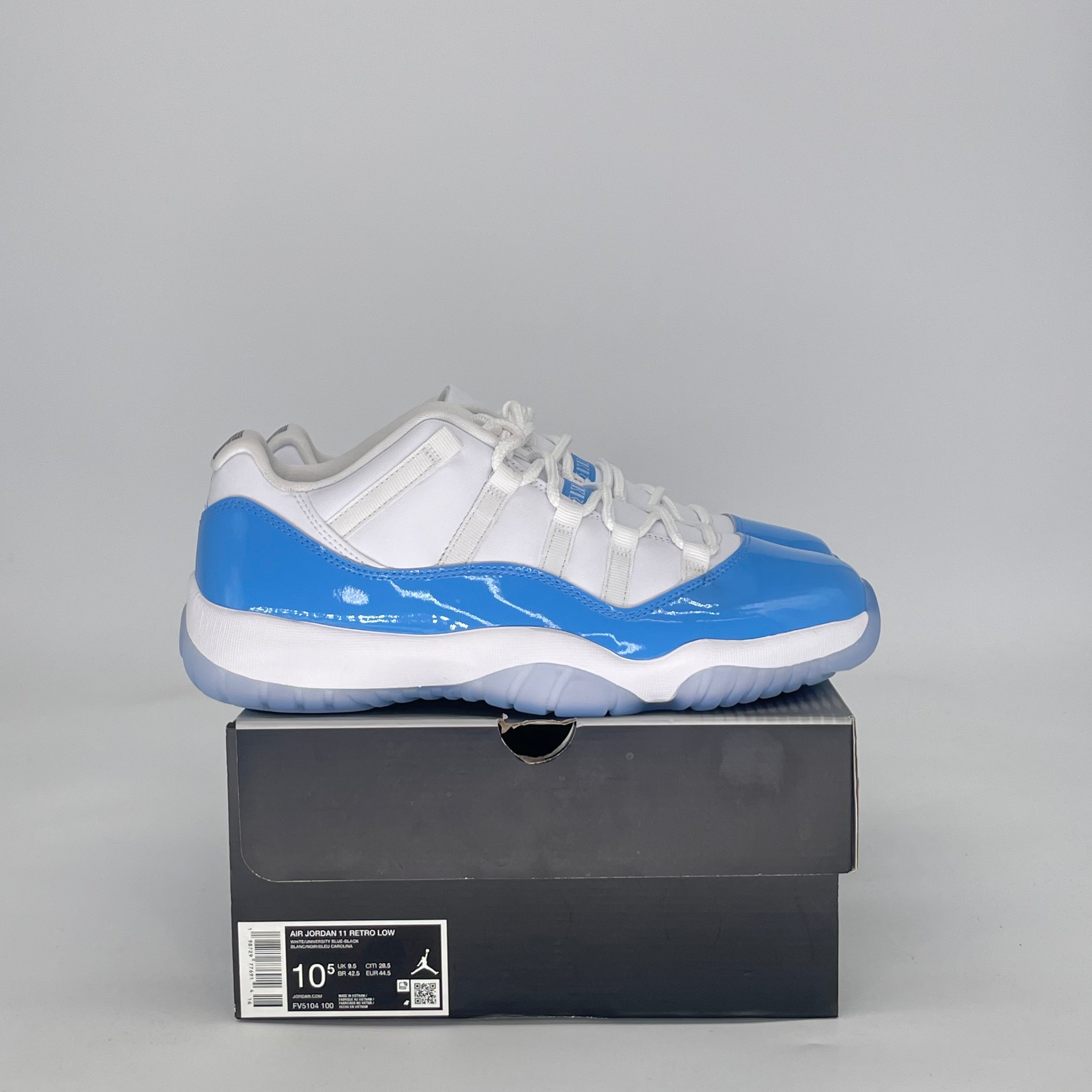 AIR JORDAN 11 LOW UNIVERSITY BLUE FV5104-100 SIZE 10.5/12W
