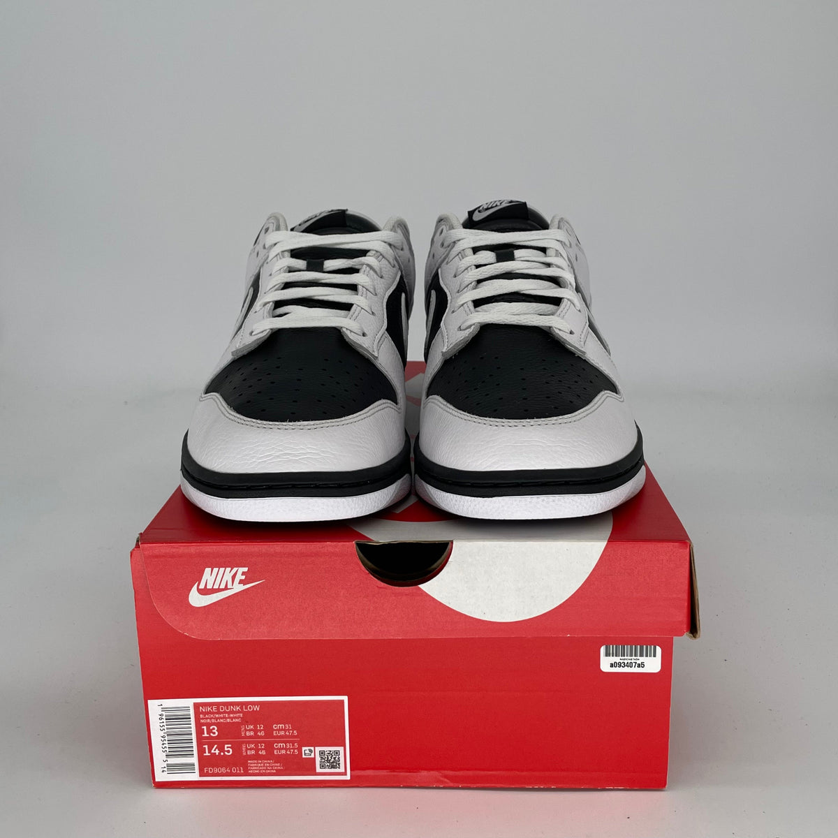 Nike Dunk Low Retro Reverse Panda