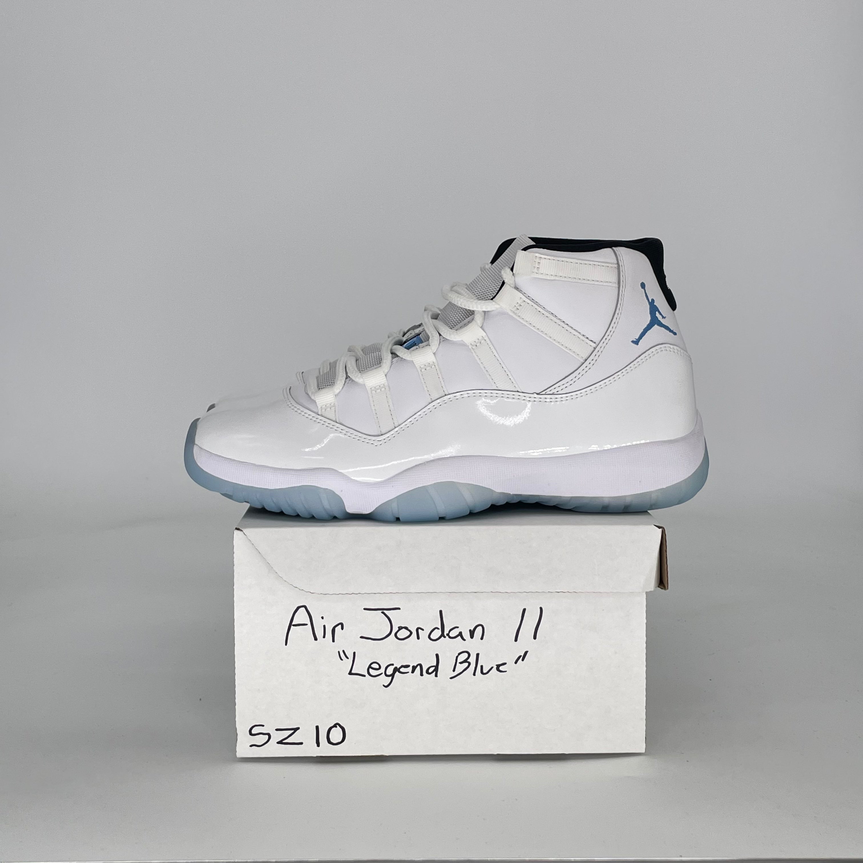 AIR JORDAN 11 LEGEND BLUE CT8012-104 SIZE 10/11.5W