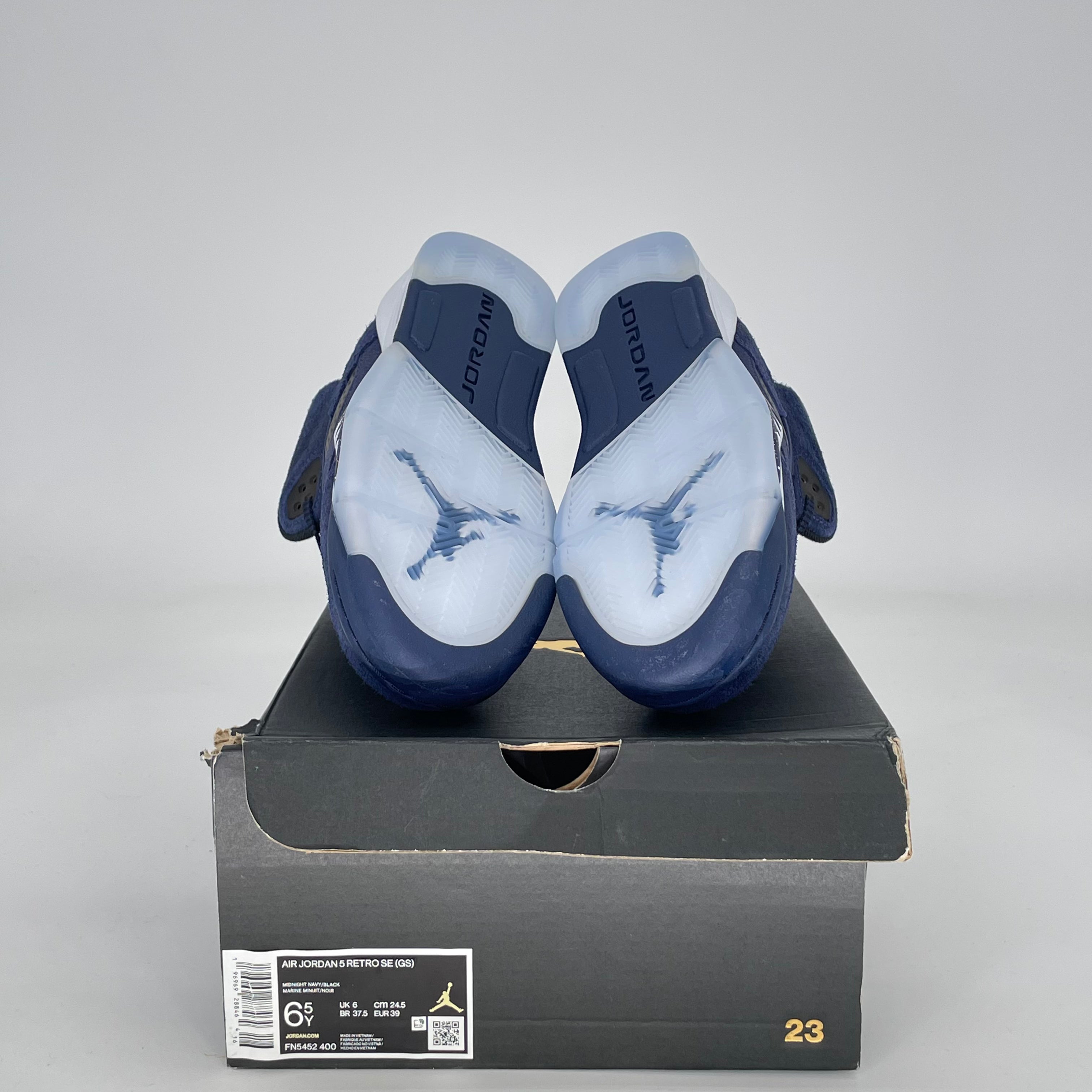 AIR JORDAN 5 GEORGETOWN FN5452-400 SIZE 6.5/8W GS