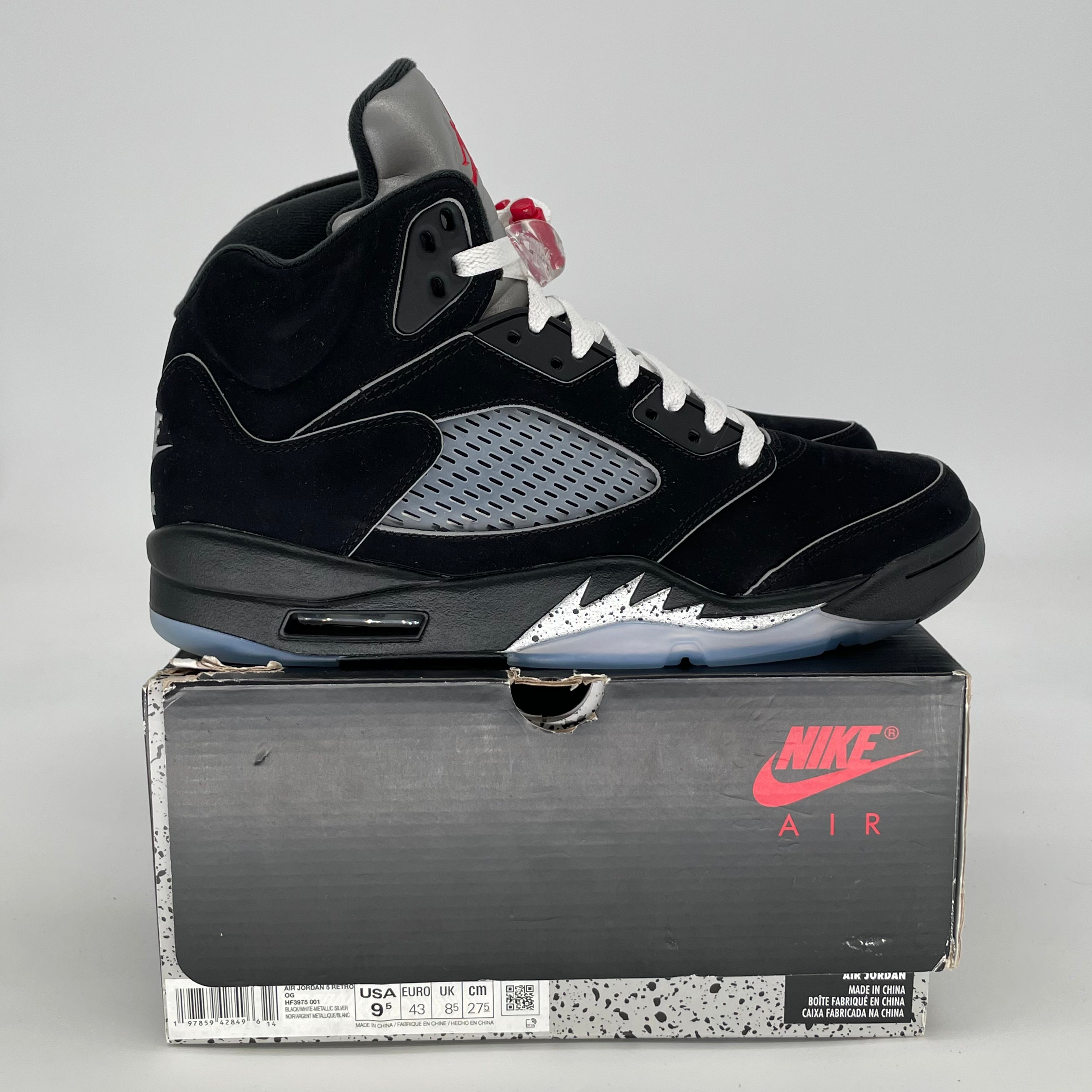 AIR JORDAN 5 BLACK METALLIC REIMAGINED HF3975-001 SIZE 9.5/11W