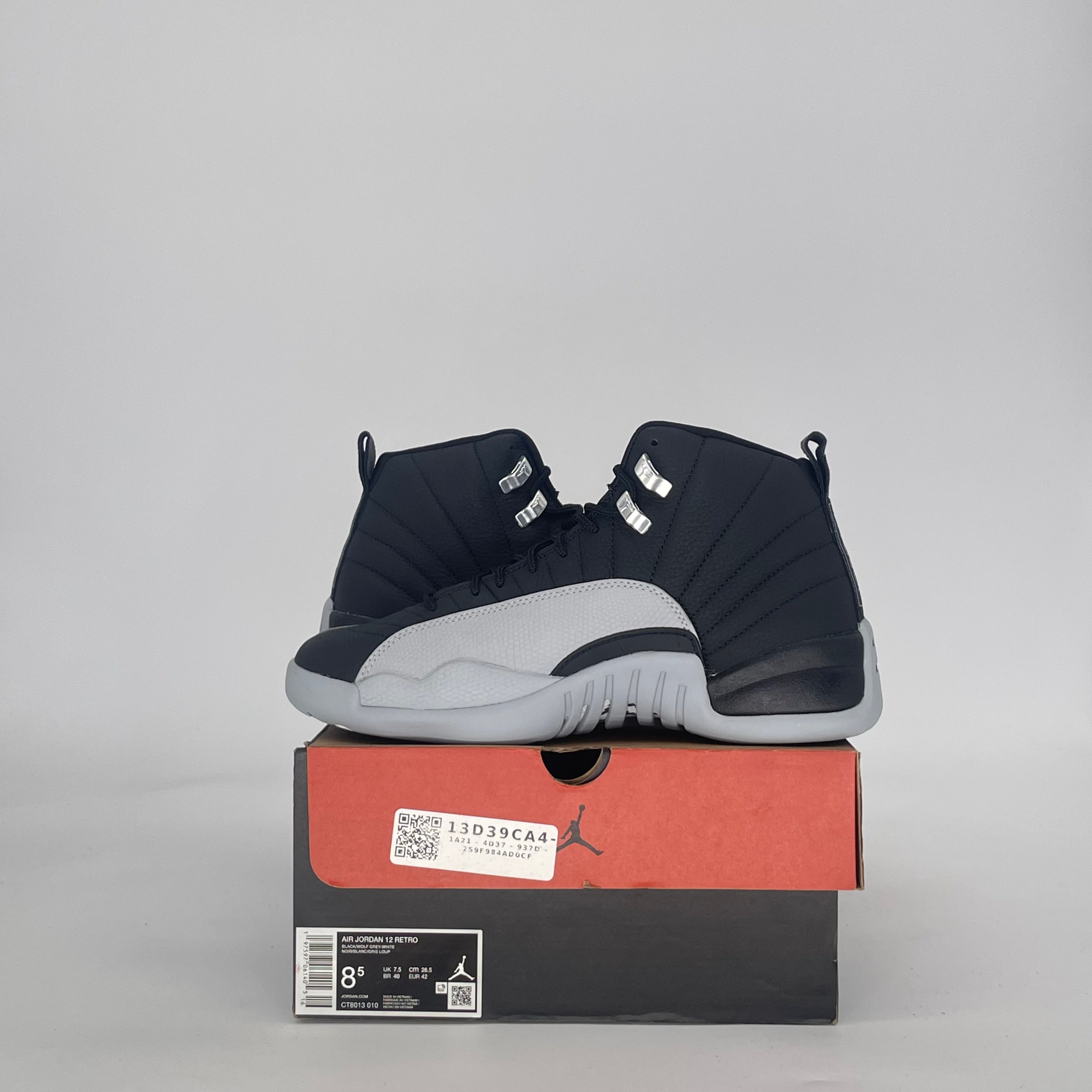 AIR JORDAN 12 BARONS CT8013-010 SIZE 8.5/10W