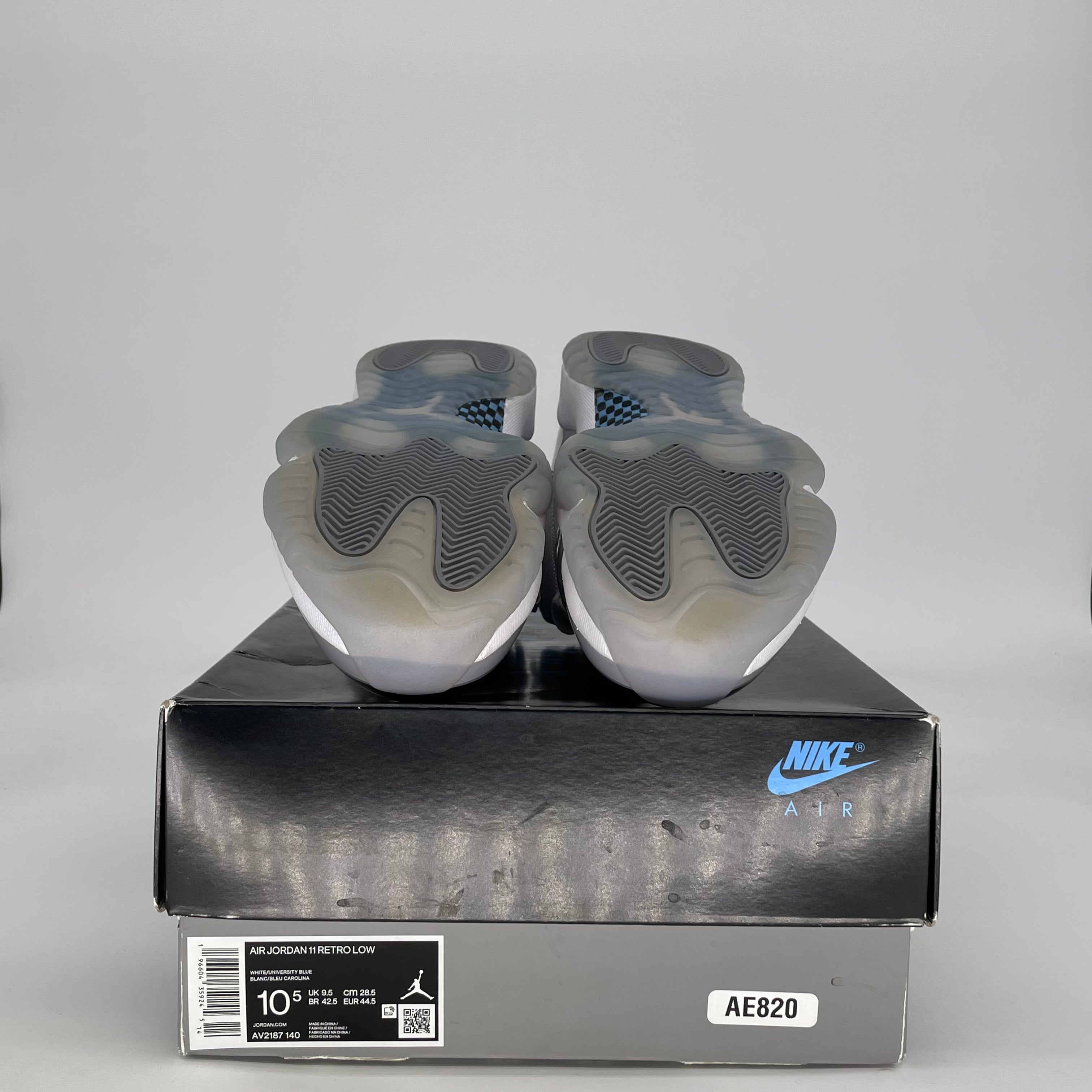 AIR JORDAN 11 LOW CEMENT GREY AV2187-140 SIZE 10.5/12W