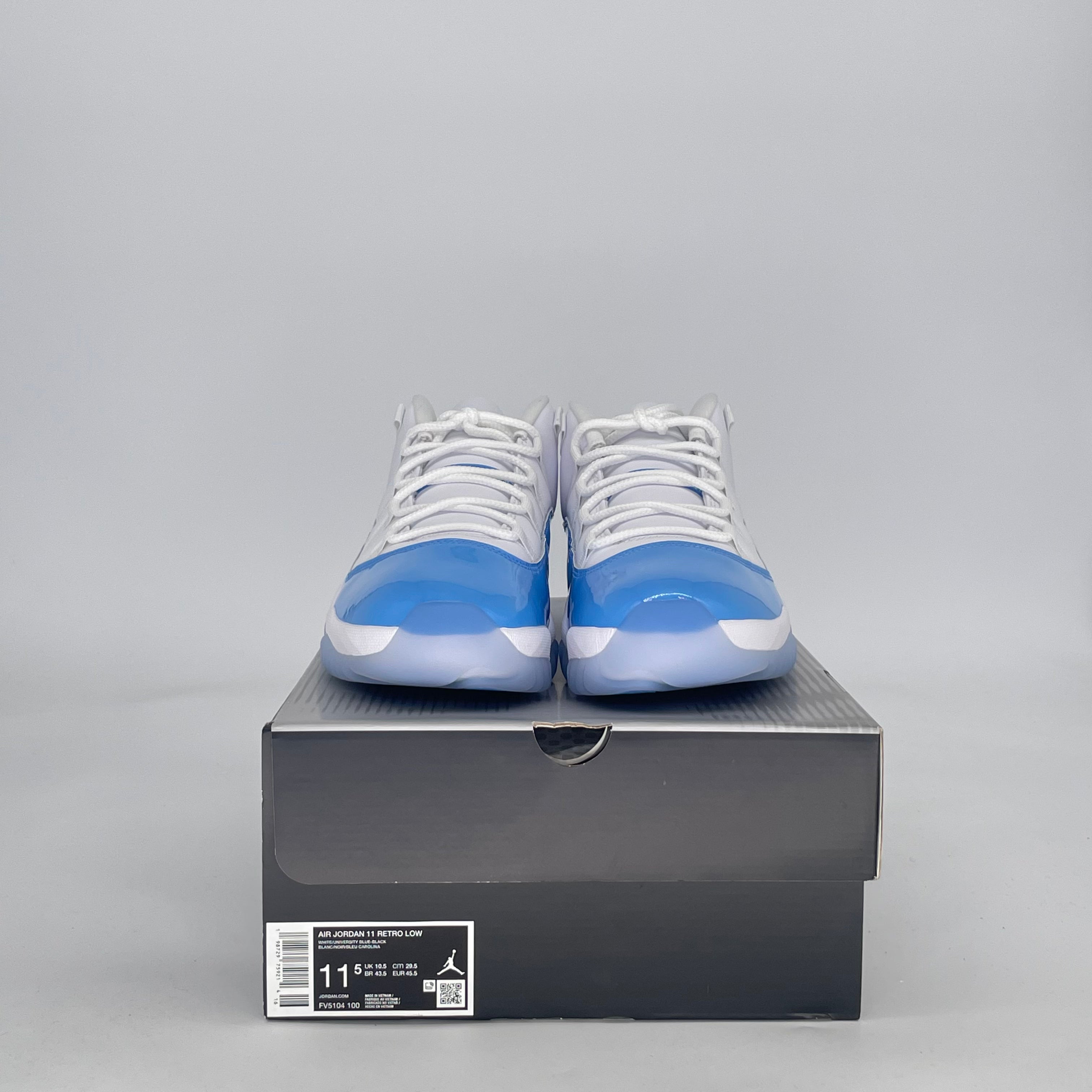 AIR JORDAN 11 LOW UNIVERSITY BLUE FV5104-100 SIZE 11.5/13W