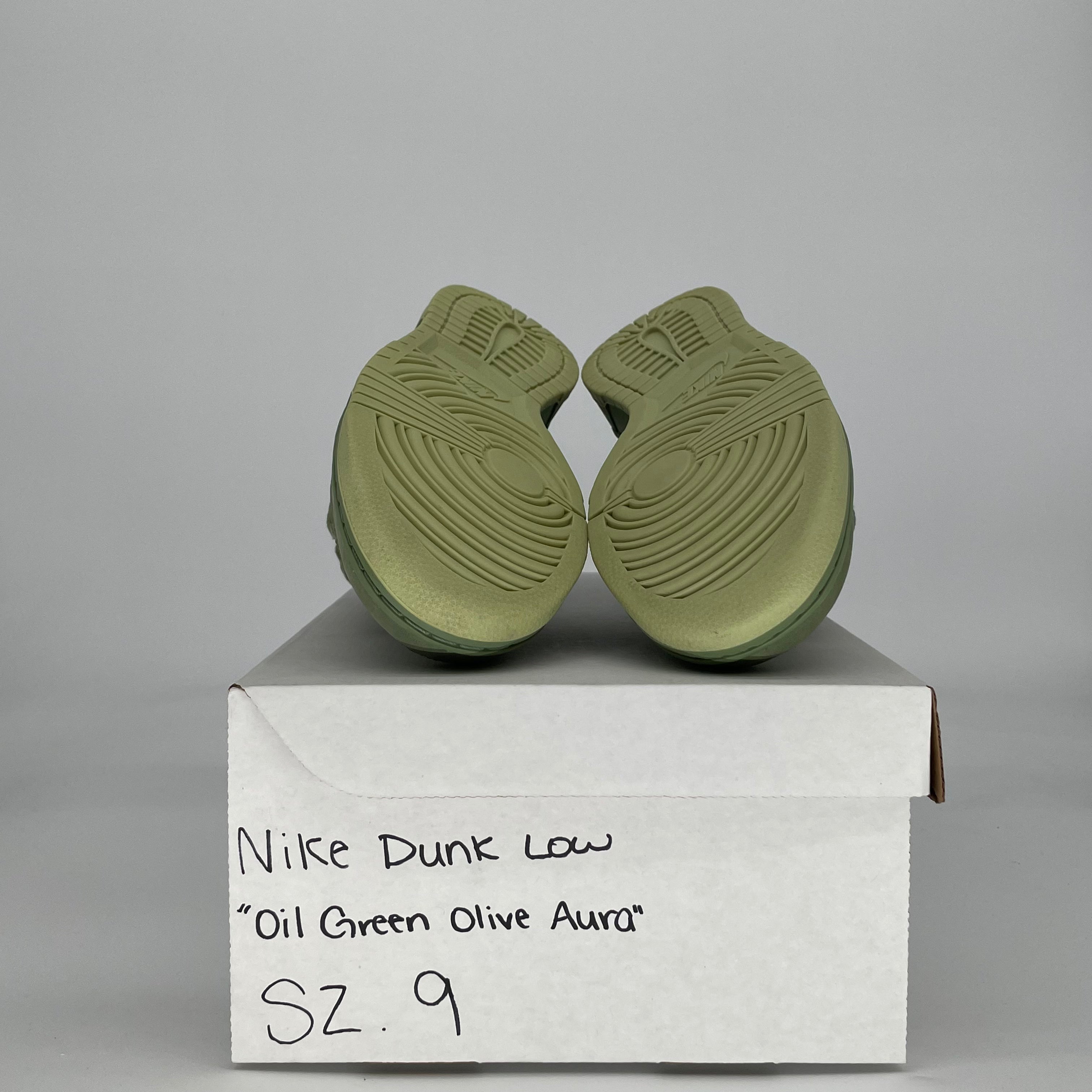 NIKE DUNK LOW OIL GREEN OLIVE AURA FB8895-300 SIZE 9/10.5W