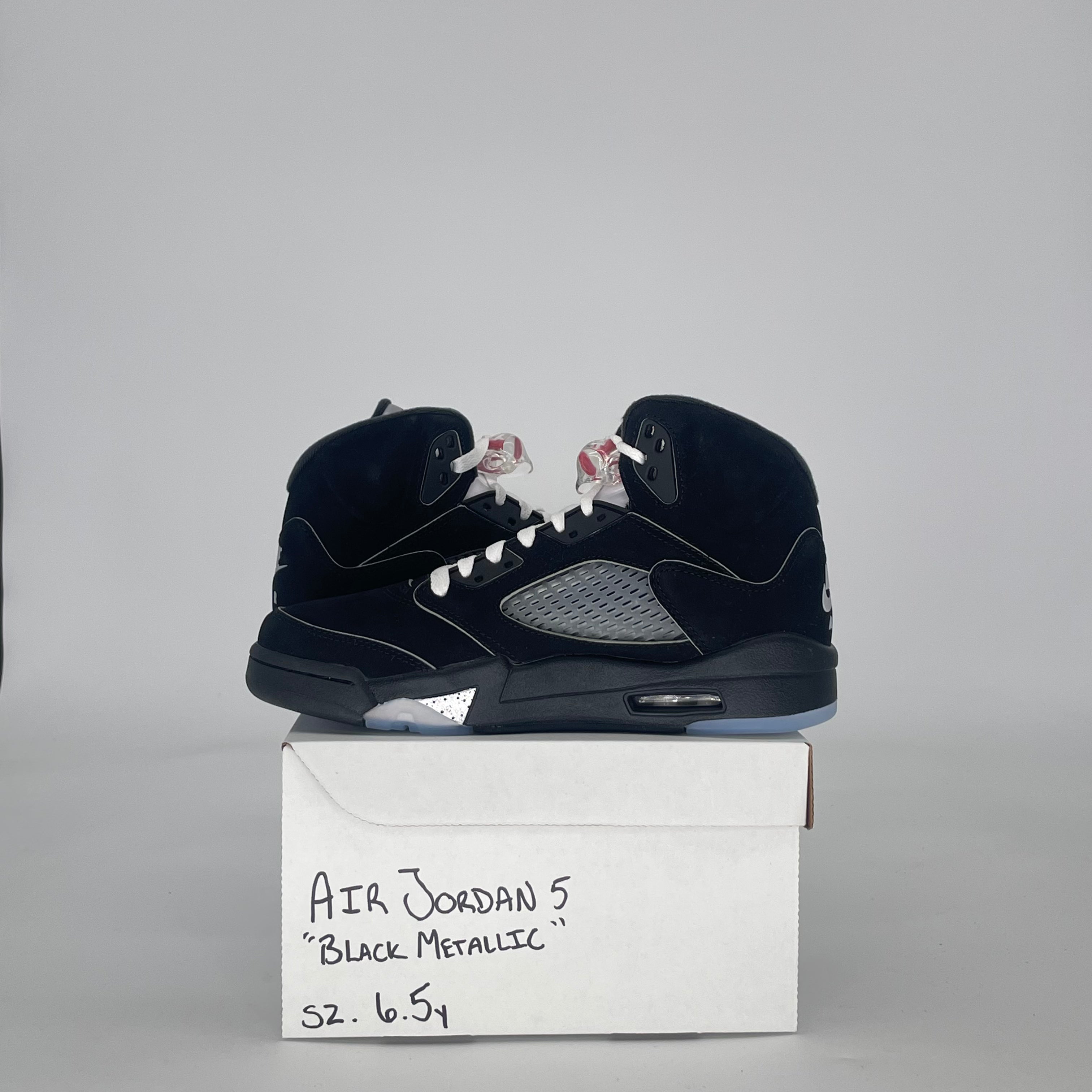 AIR JORDAN 5 BLACK METALLIC REIMAGINED HF3976-001 SIZE 6.5/8W GS