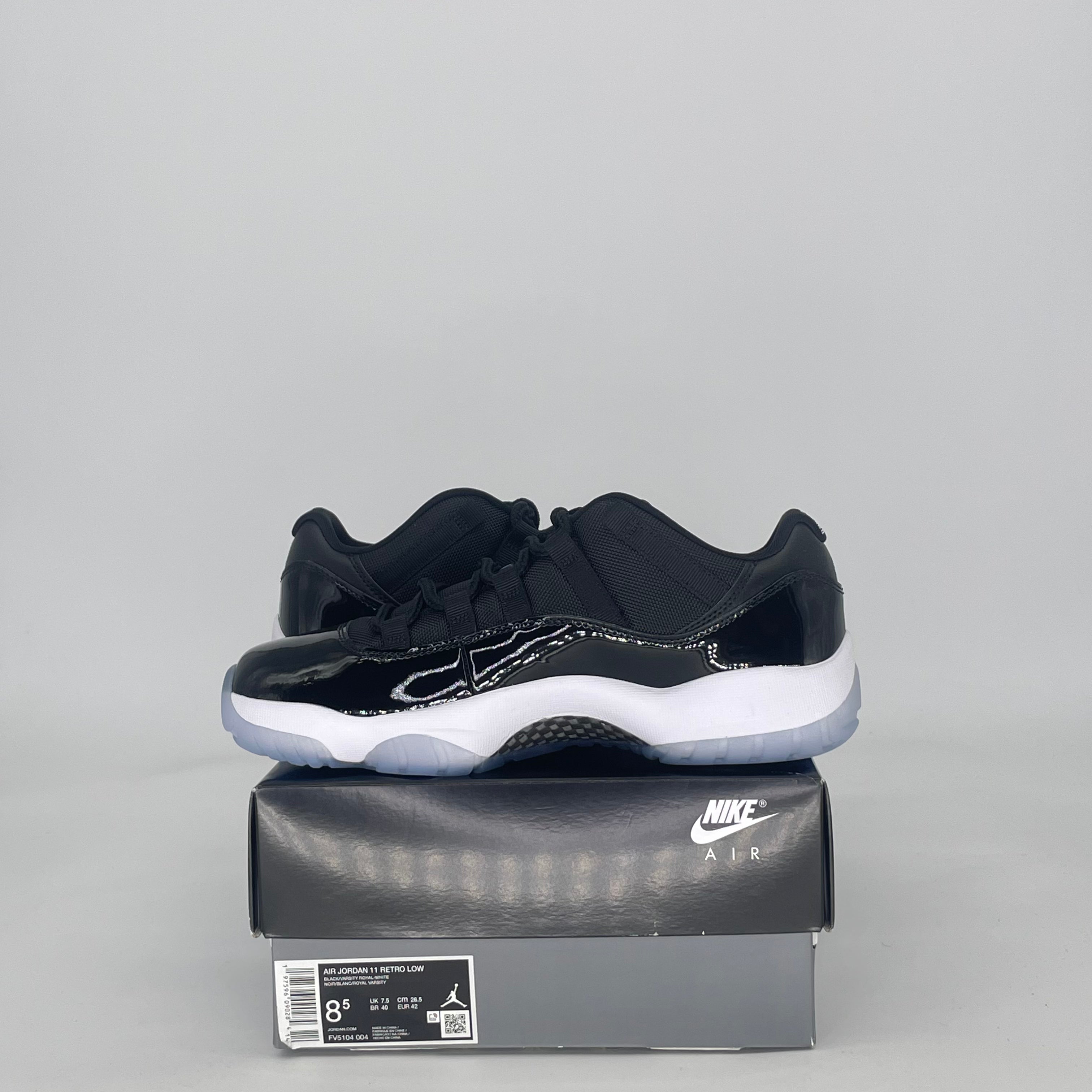 AIR JORDAN 11 LOW SPACE JAM FV5104-004 SIZE 8.5/10W