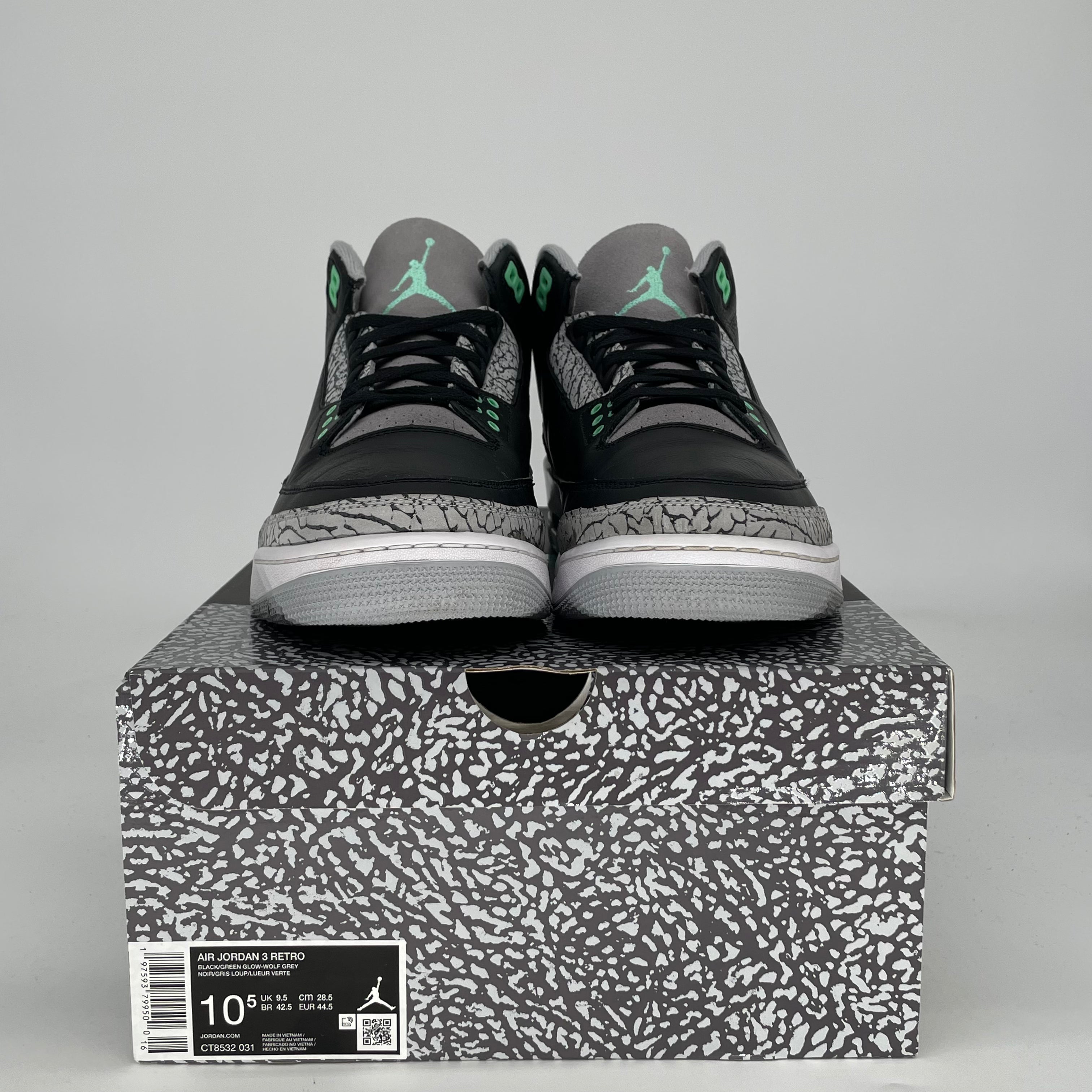AIR JORDAN 3 GREEN GLOW CT8532-031 SIZE 10.5/12W