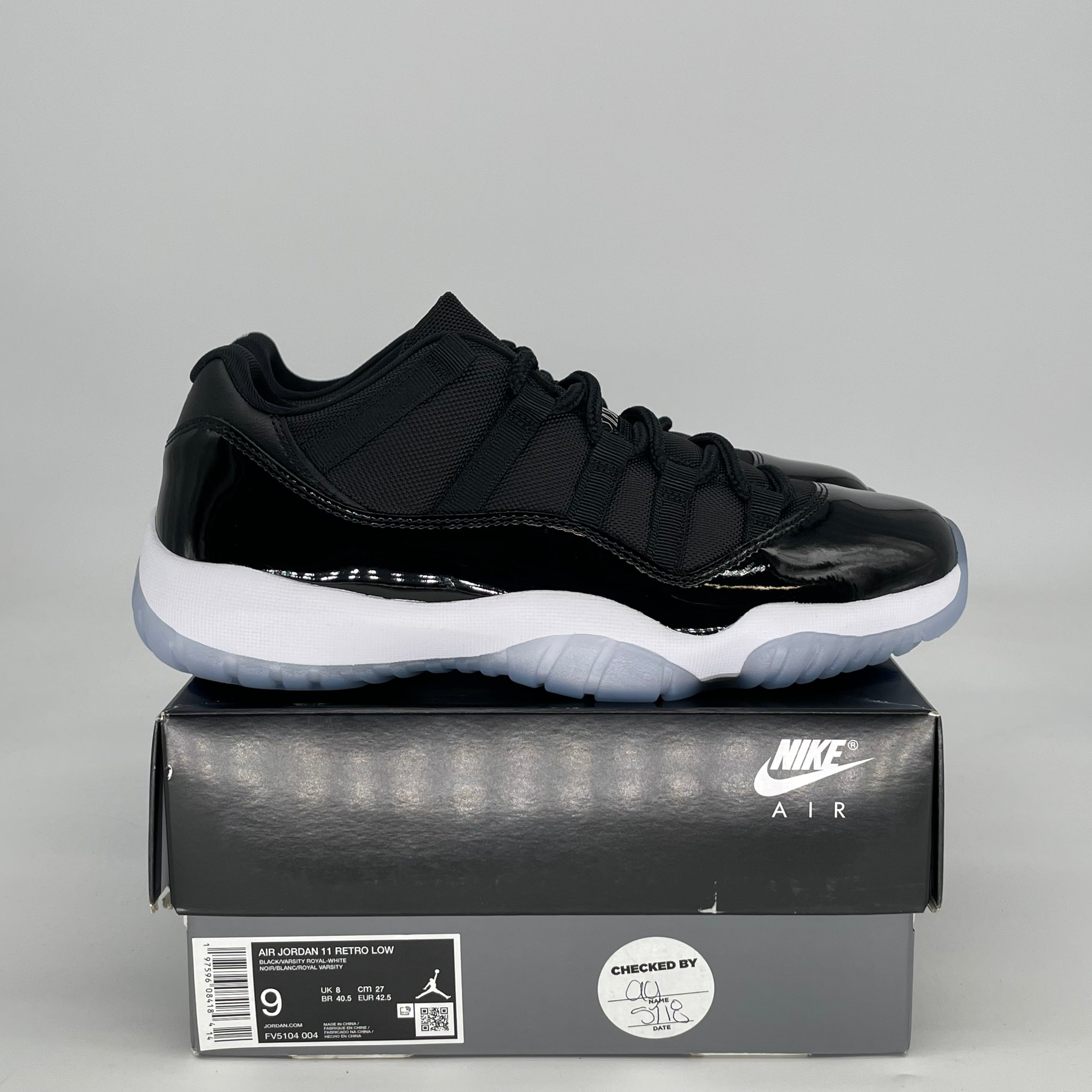 AIR JORDAN 11 LOW SPACE JAM FV5104-004 SIZE 9/10.5W