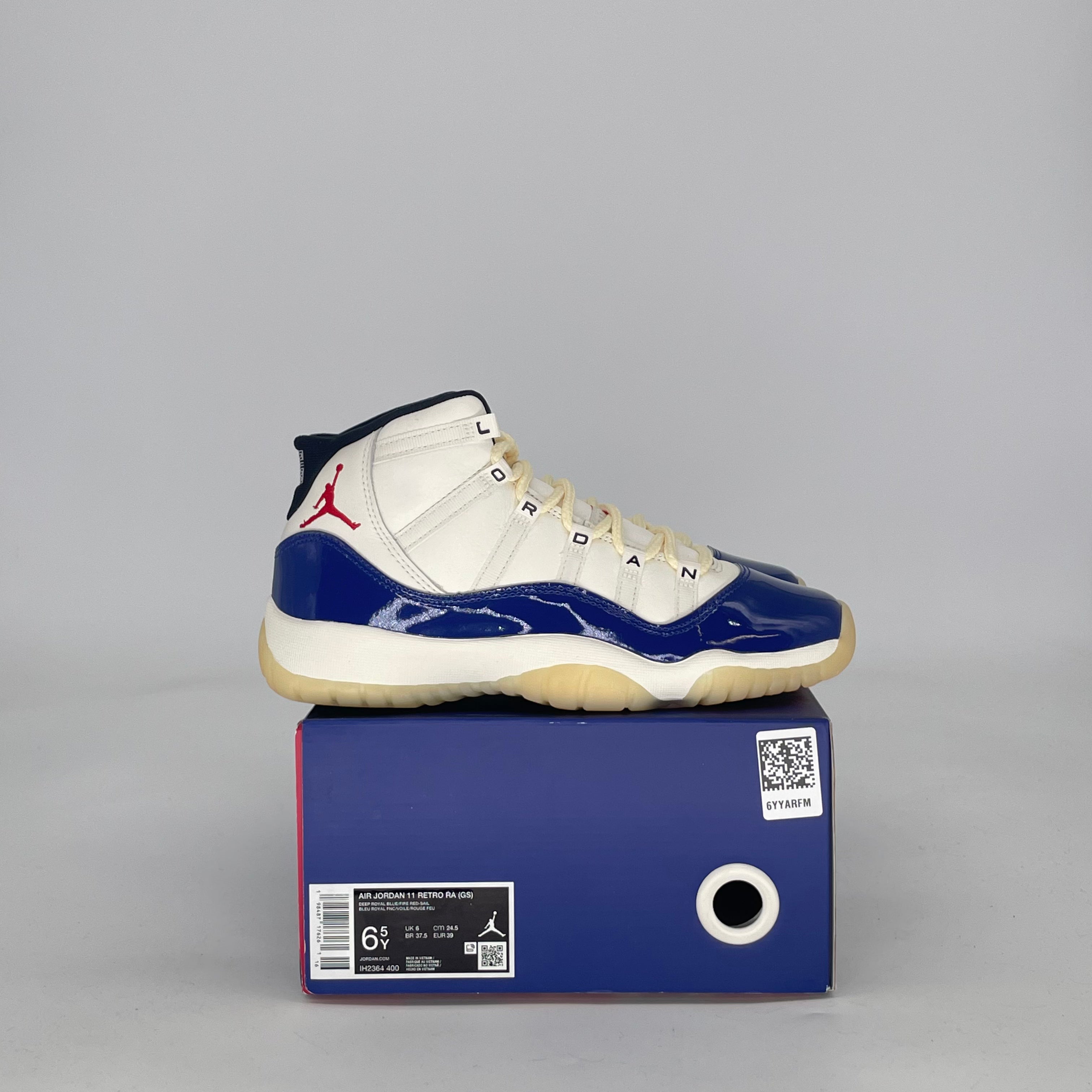 AIR JORDAN 11 RARE AIR IH2364-400 SIZE 6.5/8W GS