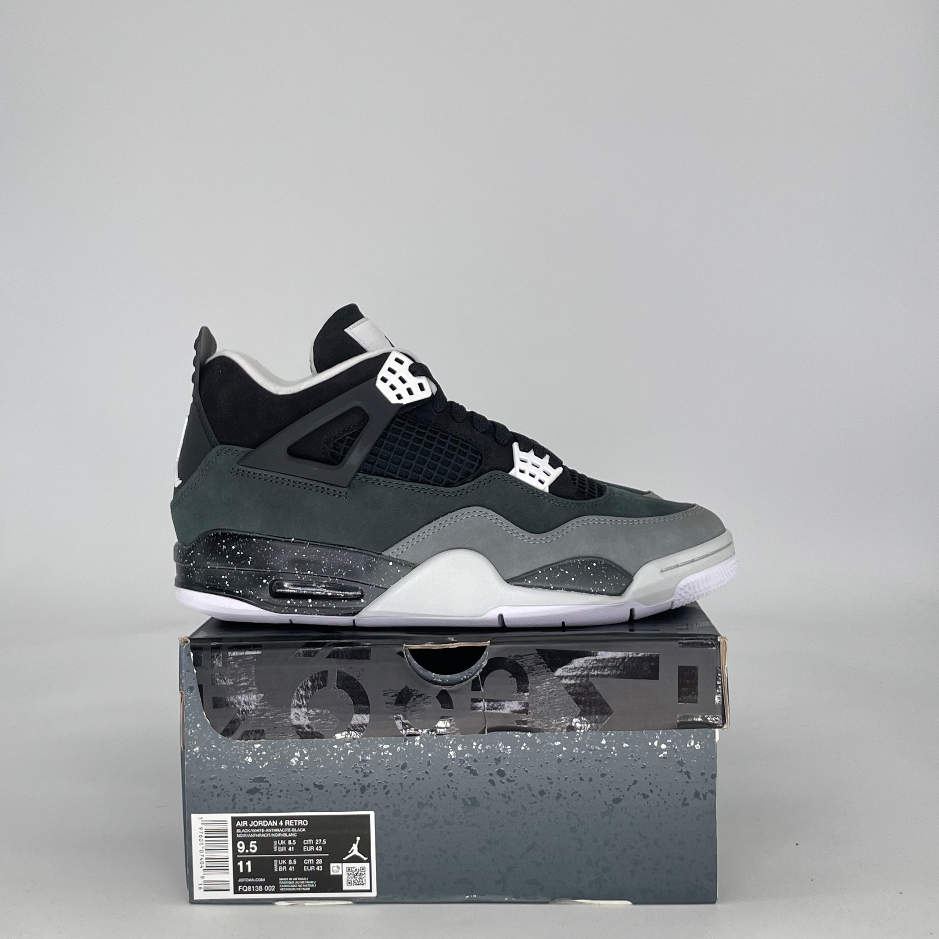 AIR JORDAN 4 FEAR FQ8138-002 SIZE 9.5/11W