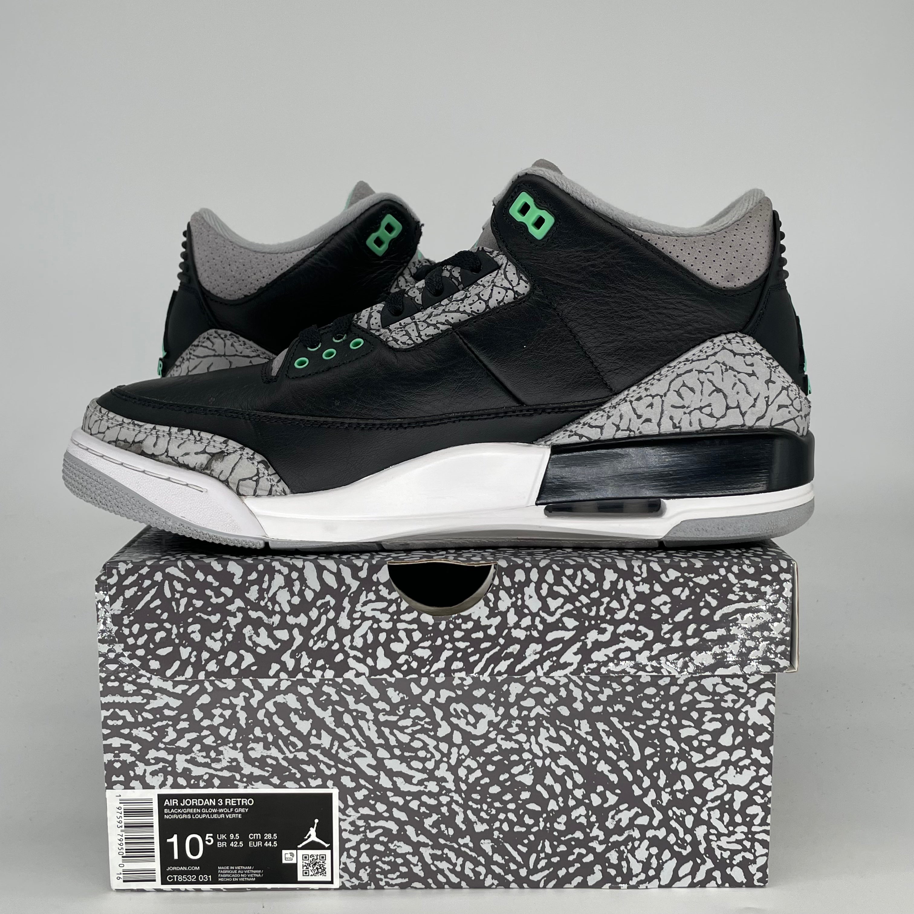 AIR JORDAN 3 GREEN GLOW CT8532-031 SIZE 10.5/12W
